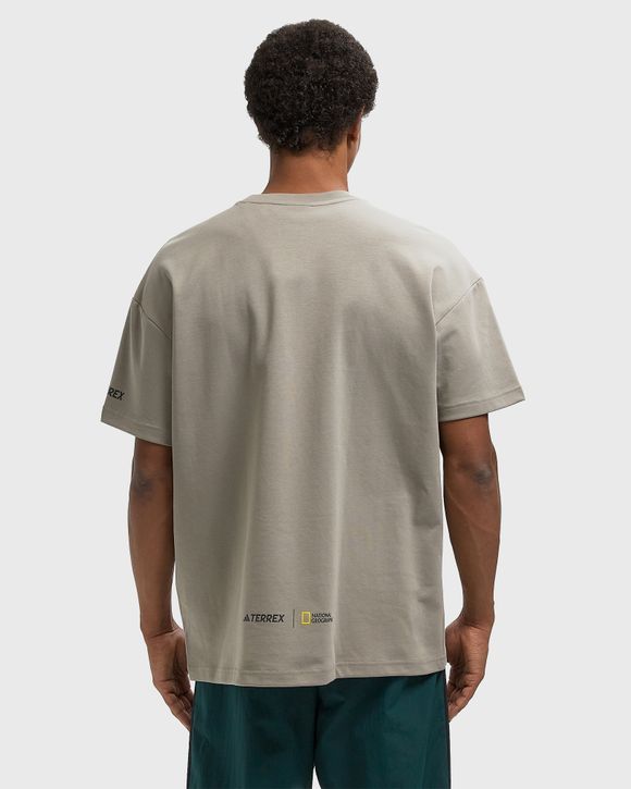 NAT GEO UF AEROREADY GRAPHIC TEE