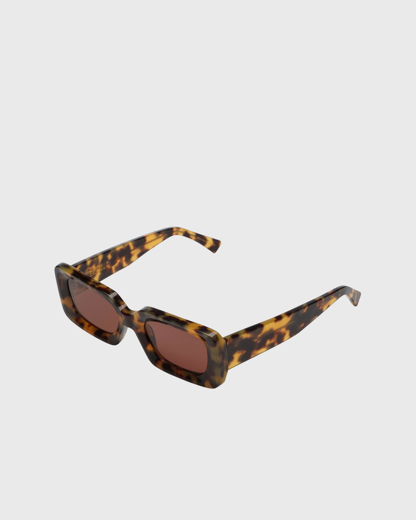 TOM EEREBOUT 2022-O CAVÉE