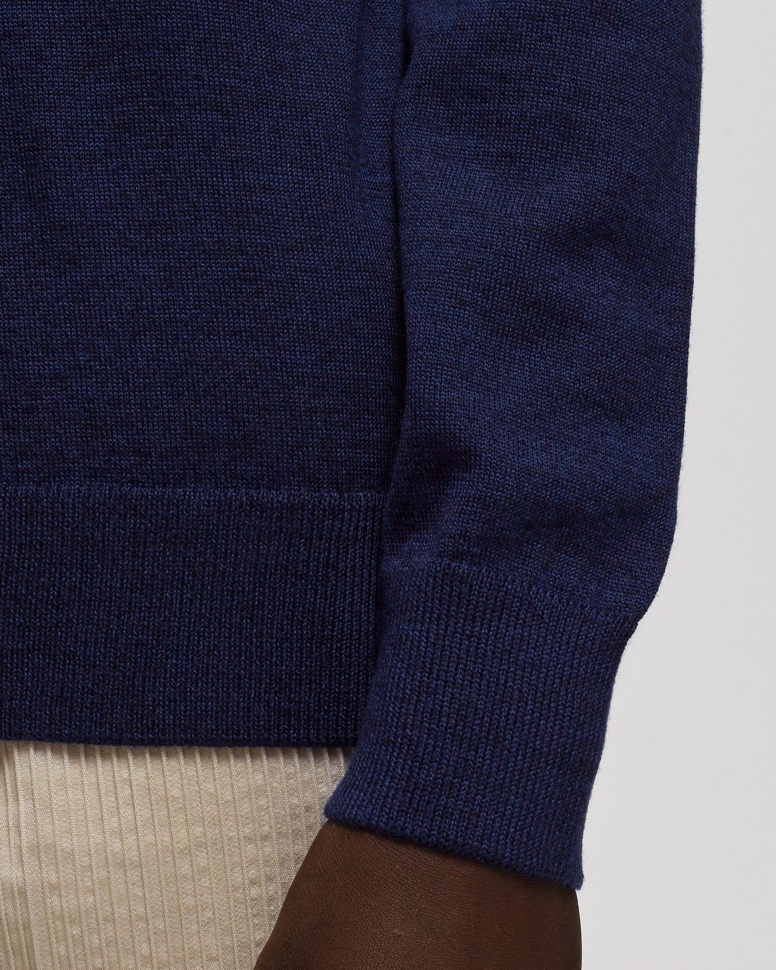 CHILLAX FOX PATCH CLASSIC R-NECK JUMPER