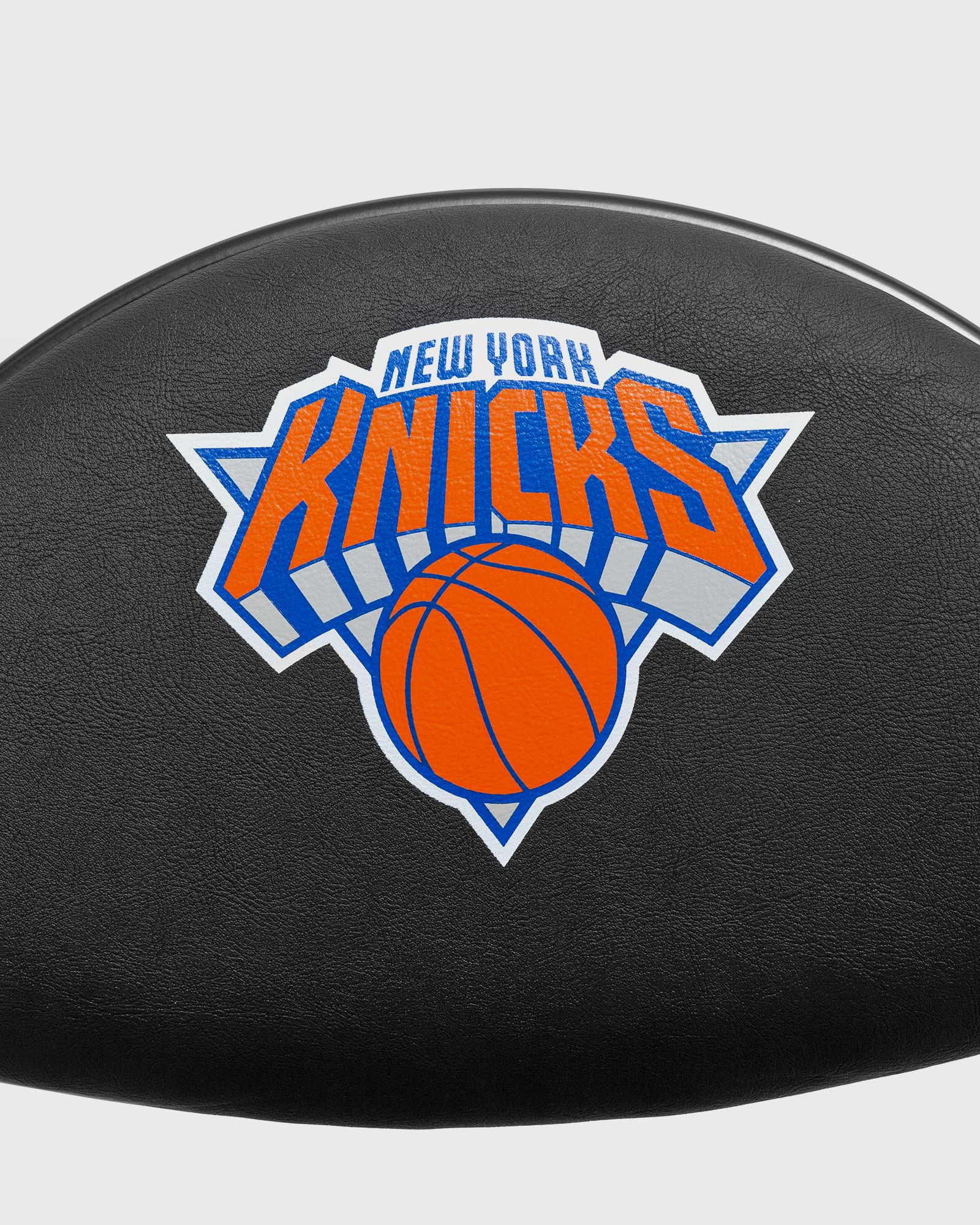 NY KNICKS OFFICIAL NBA COURT SIDE FOLDING CHAIR