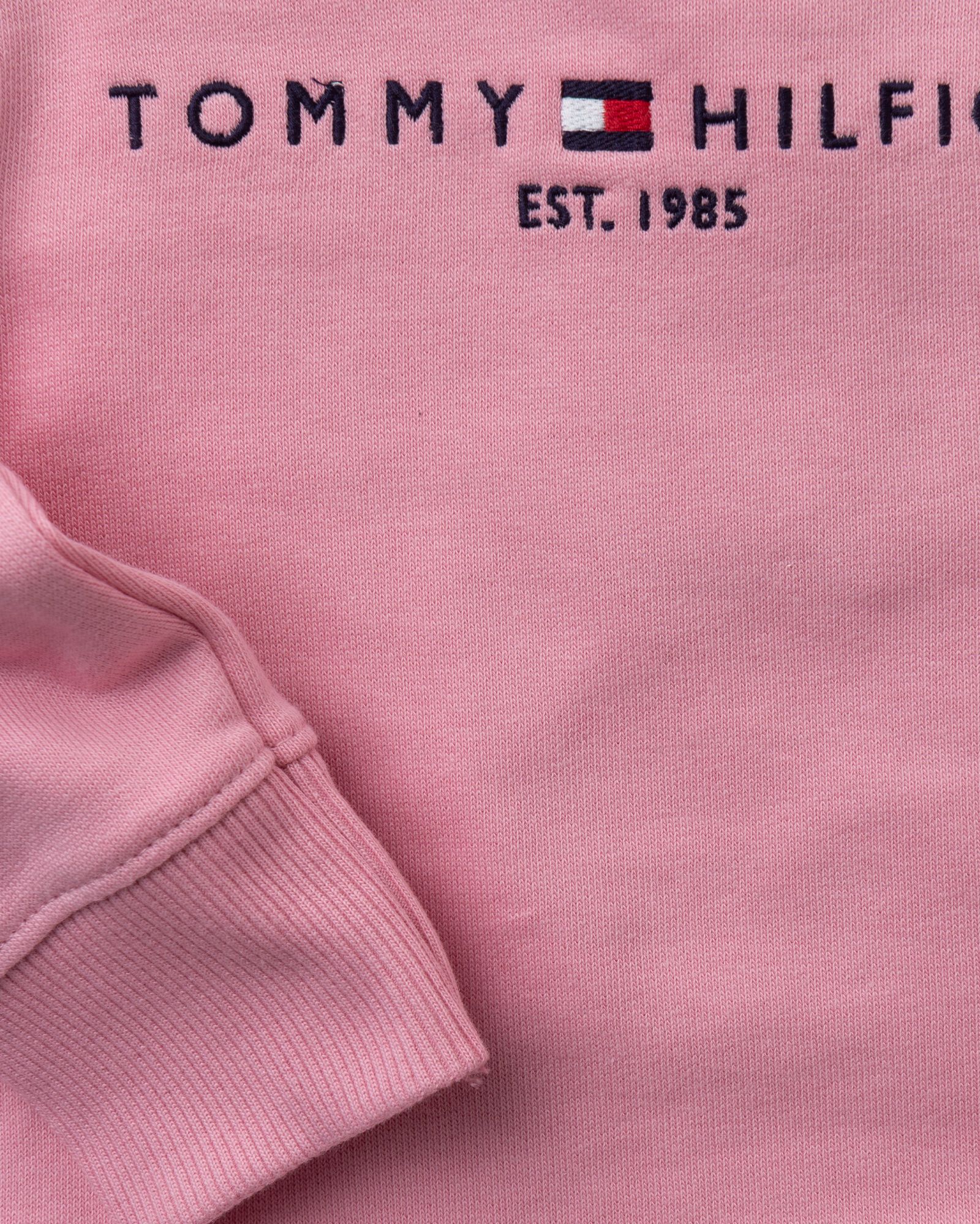 Essential LOGO Sweatshirt