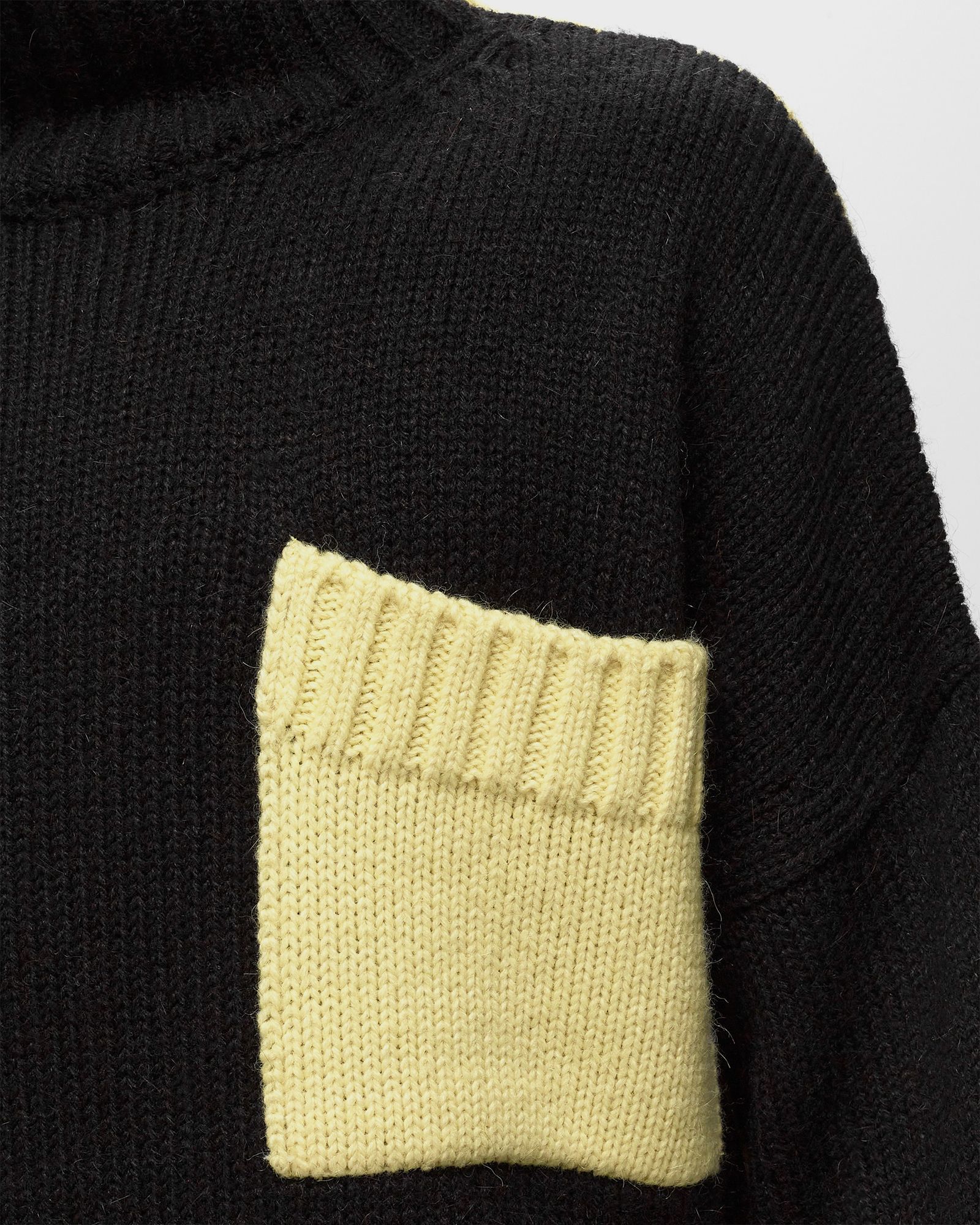 CONTRAST PATCH POCKET JUMPER