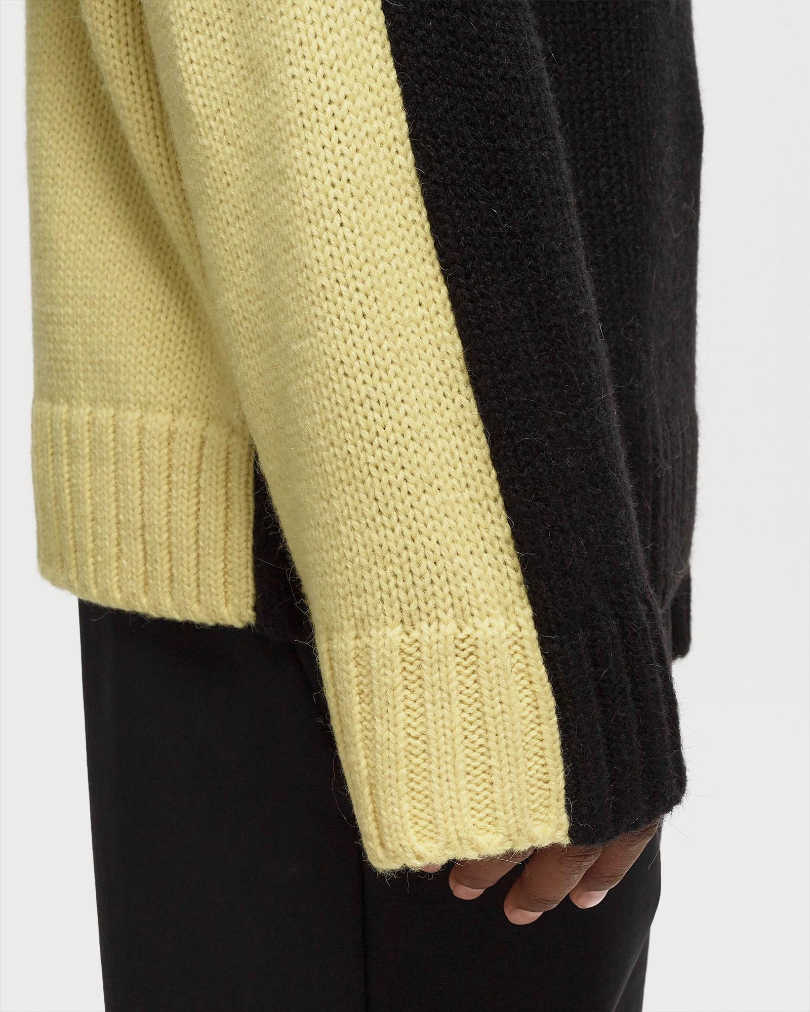 CONTRAST PATCH POCKET JUMPER