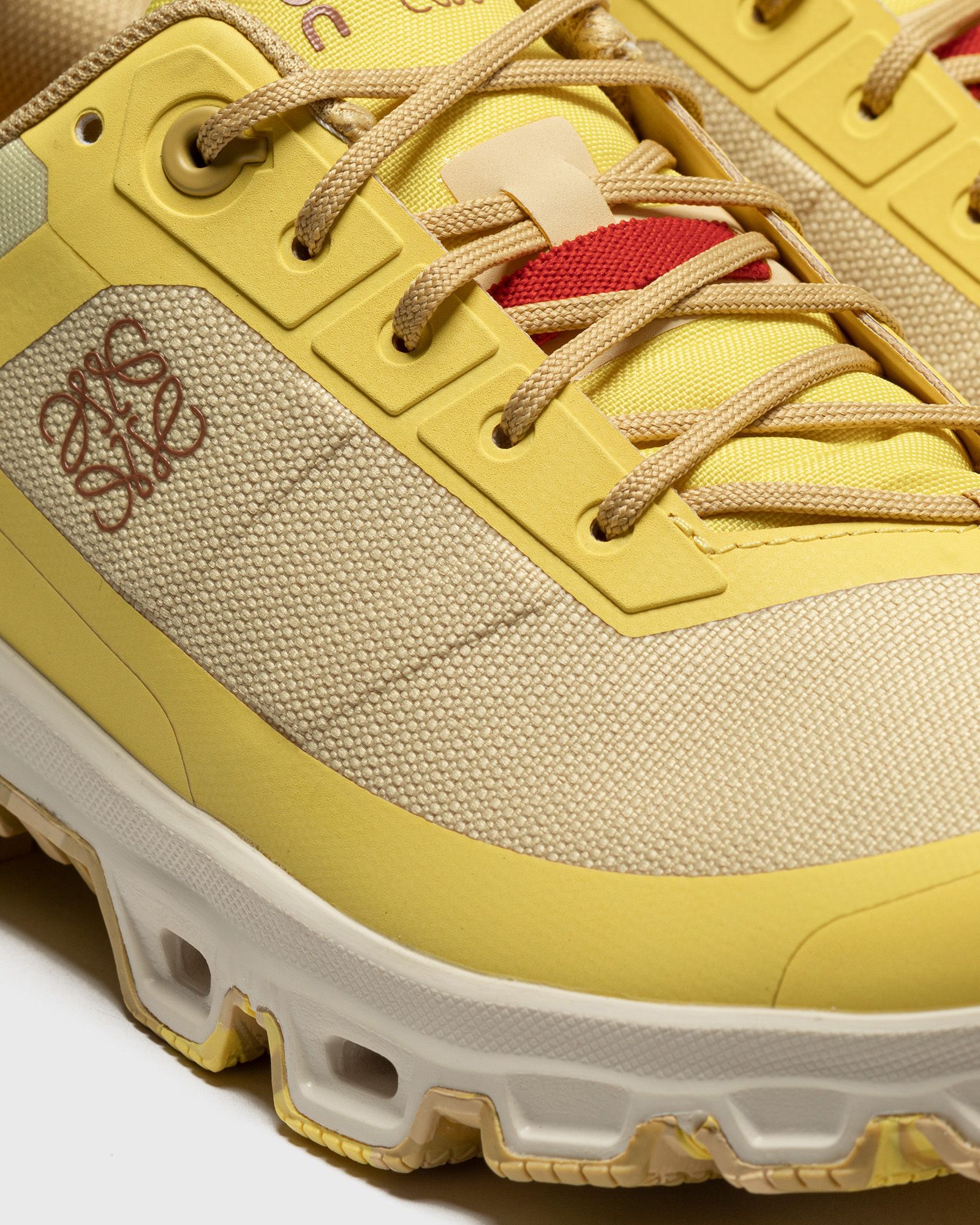 ON X LOEWE WMNS Cloudventure Yellow | BSTN Store