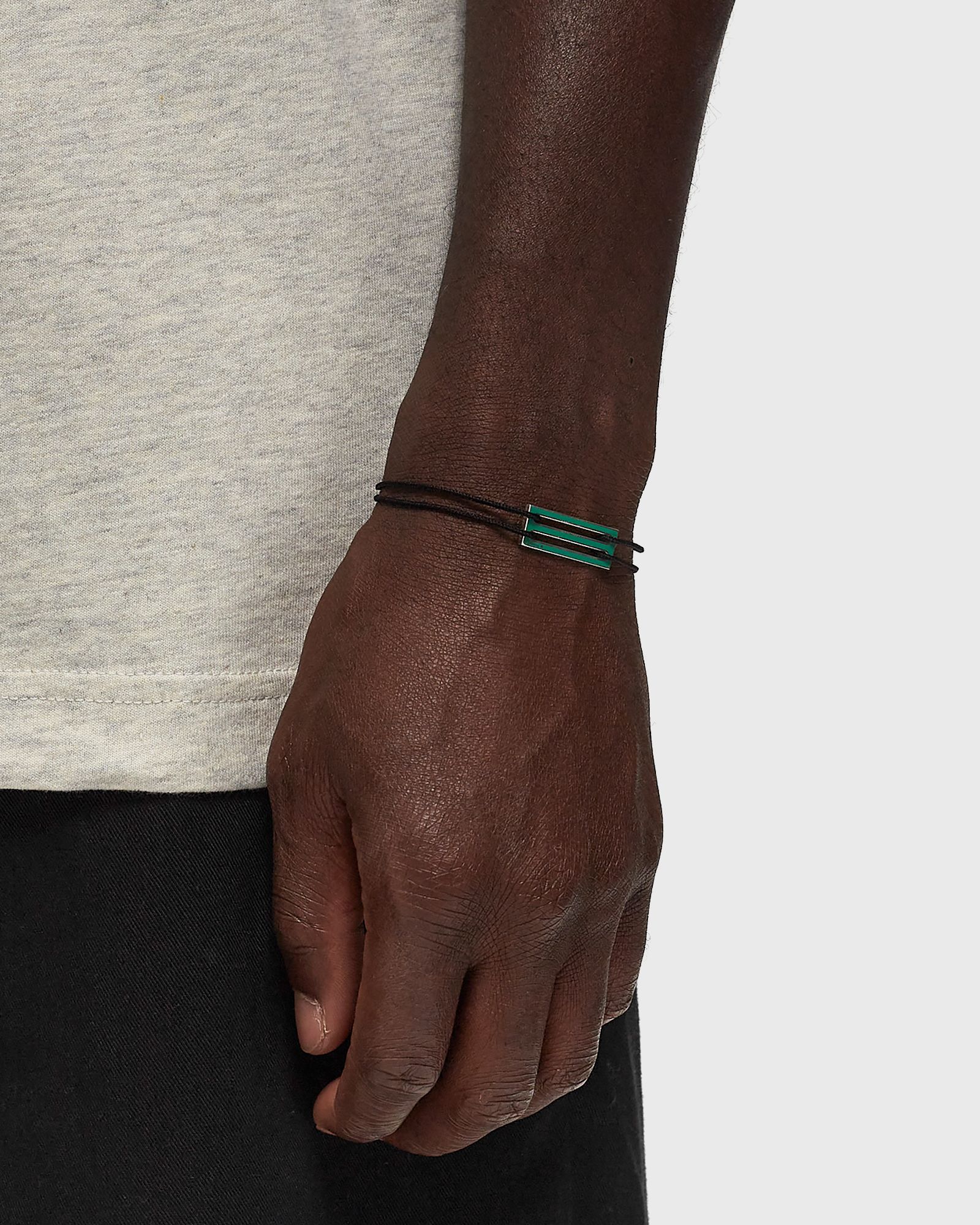 2.5g polished sterling silver green lacquered cord bracelet