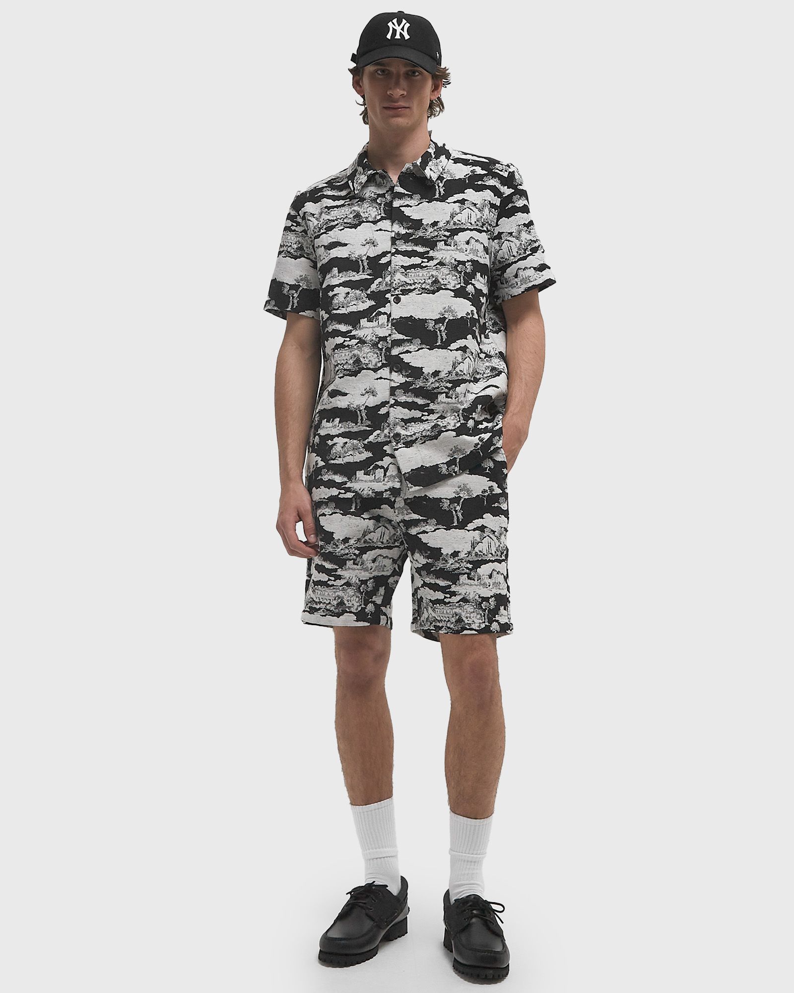 Otto Ruins Jacquard Shorts