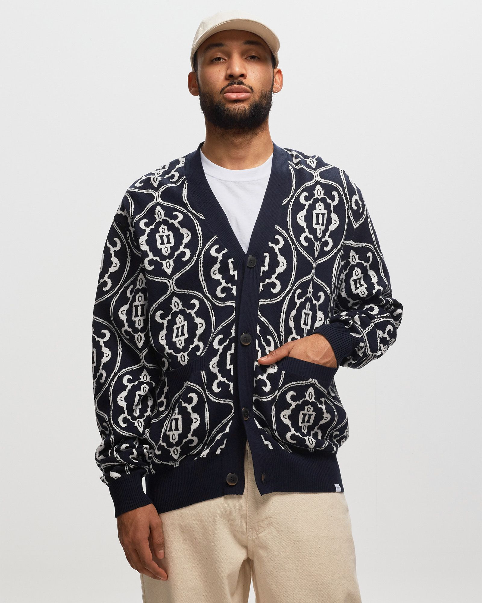 Ornament Intarsia Cardigan