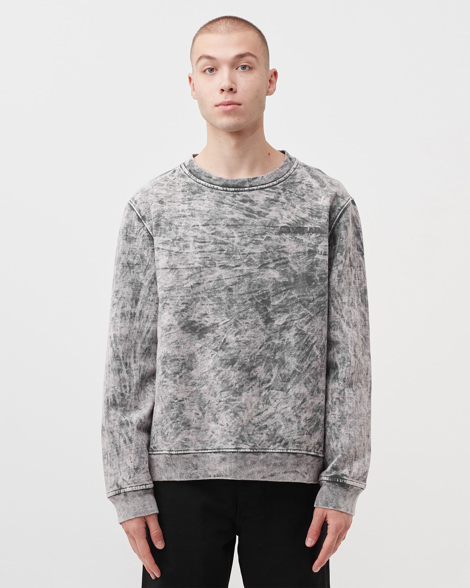 CASUAL CREWNECK SWEATER