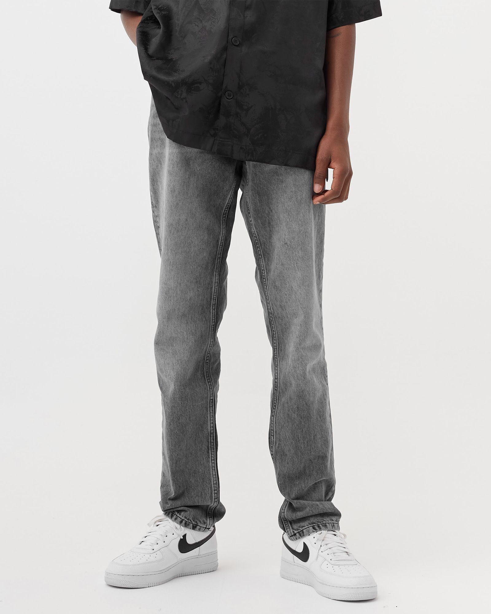 Tapered Jeans