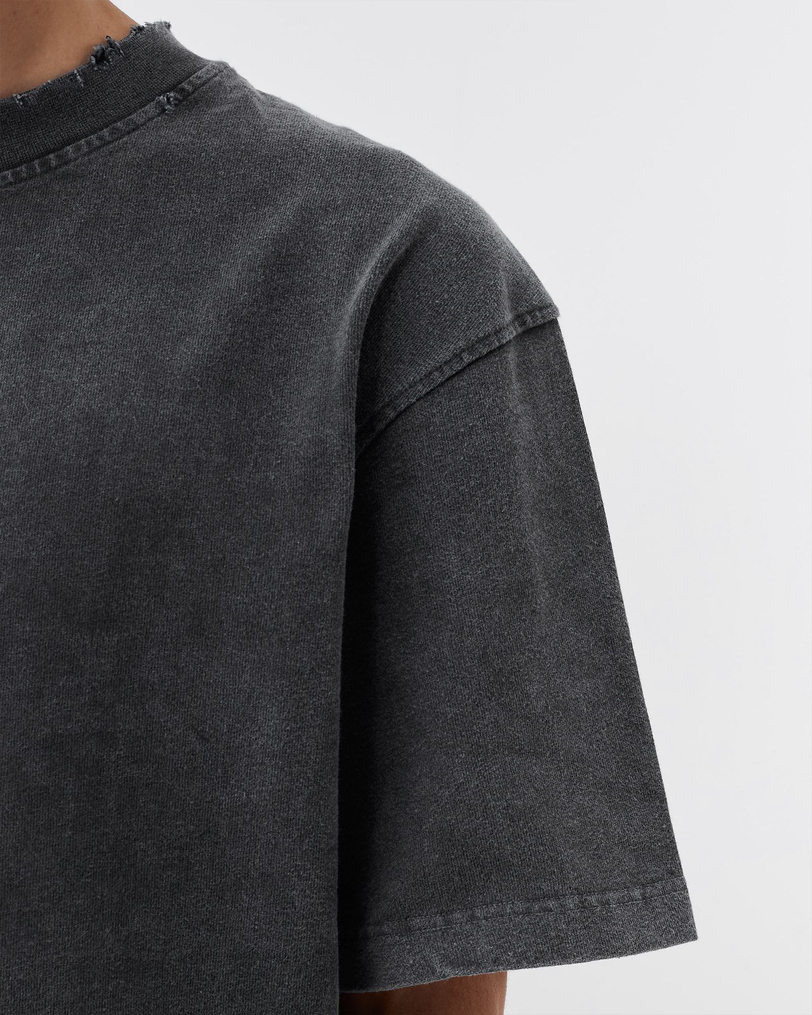 Distressed Tee Short Sleeve Logo