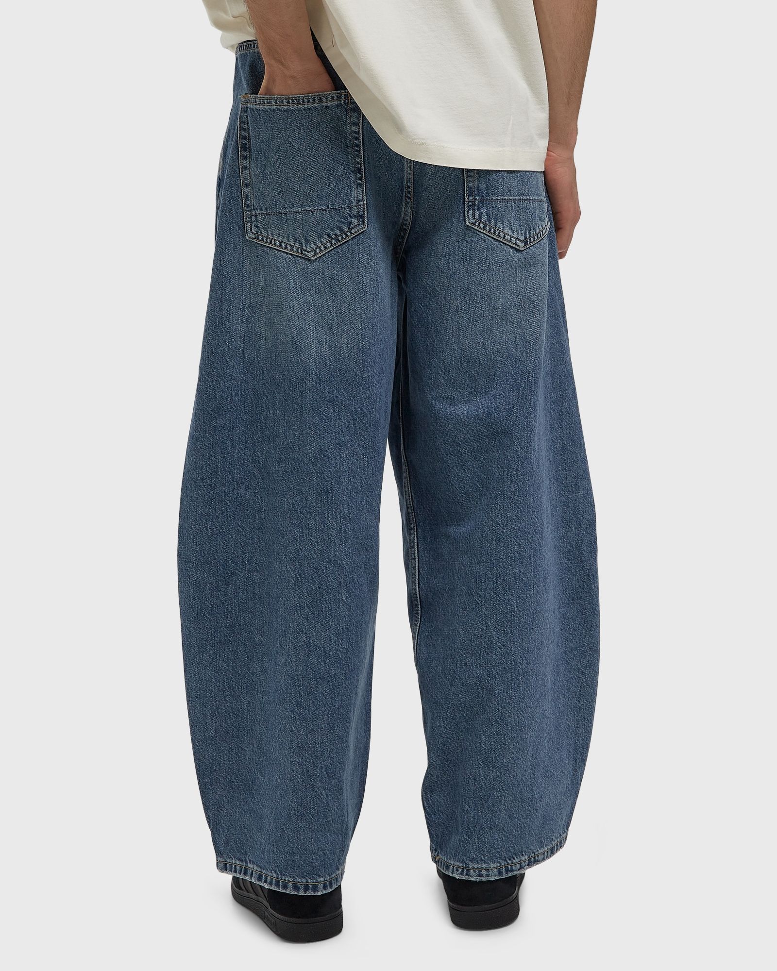 BARREL SLOUCH JEANS