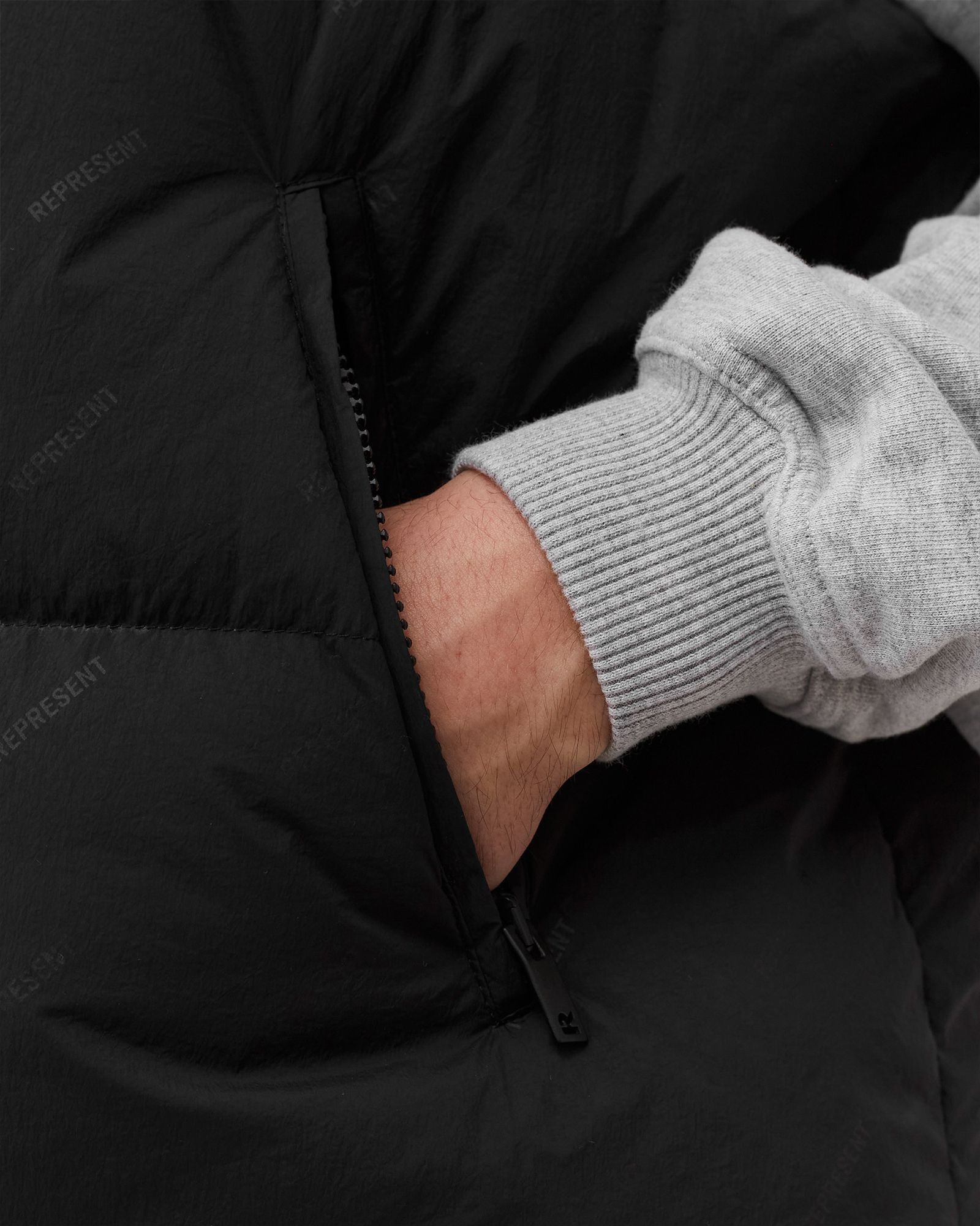 ALLOVER LOGO PUFFER GILET