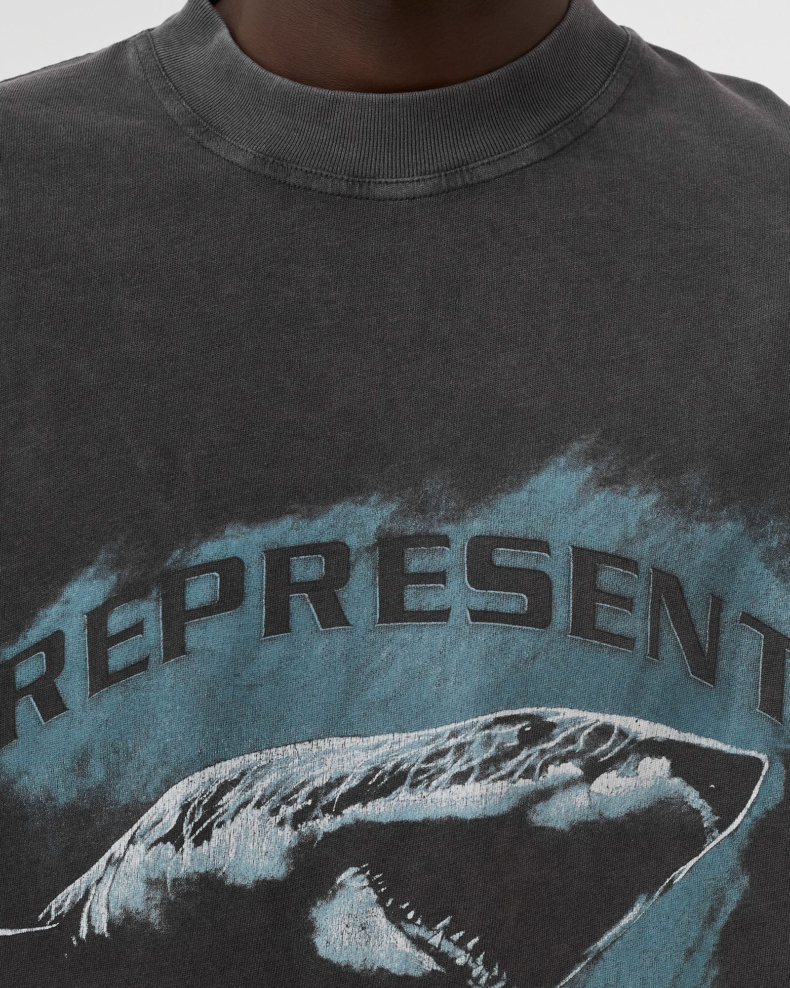 SHARK T-SHIRT