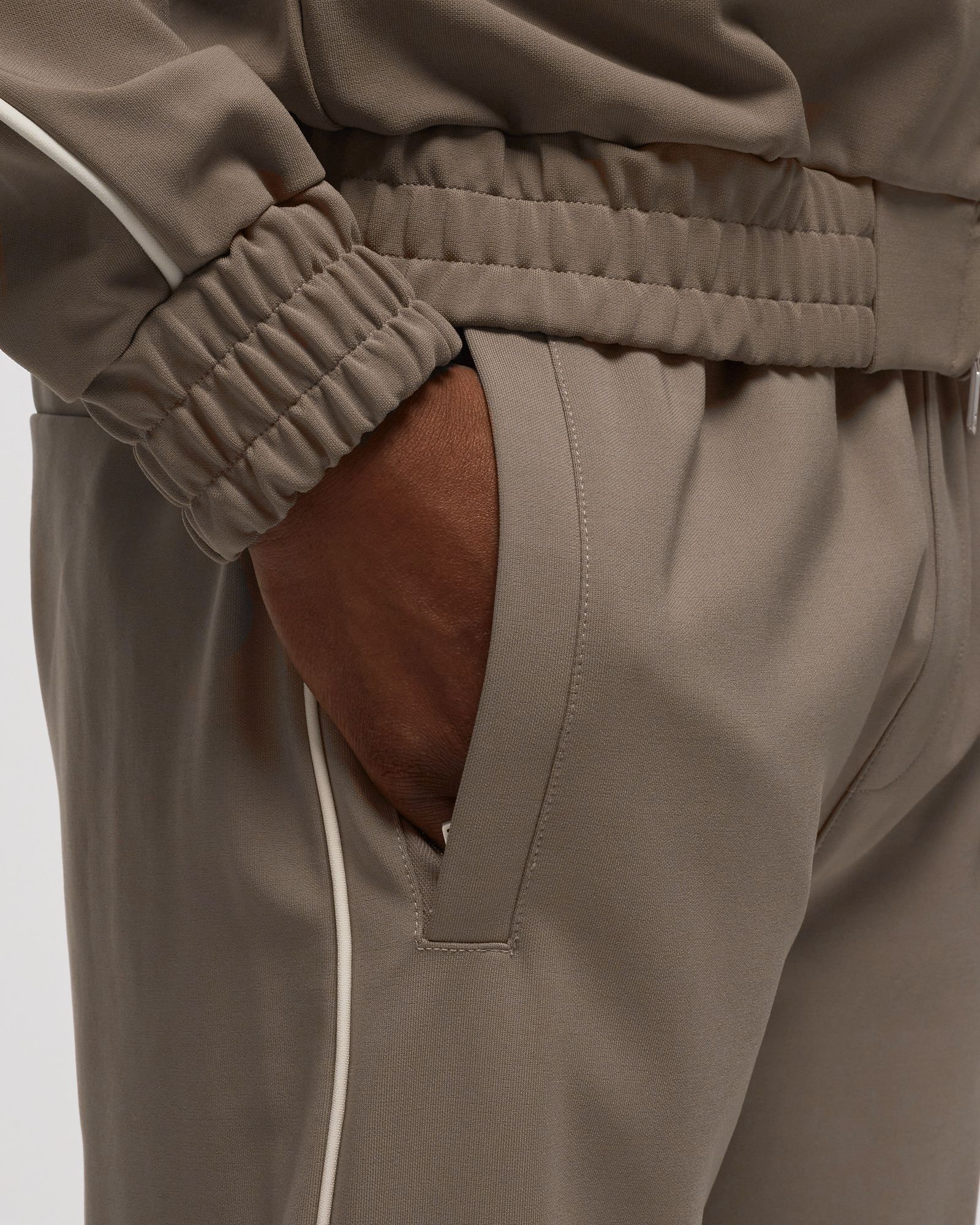 SPLIT TRACKPANT
