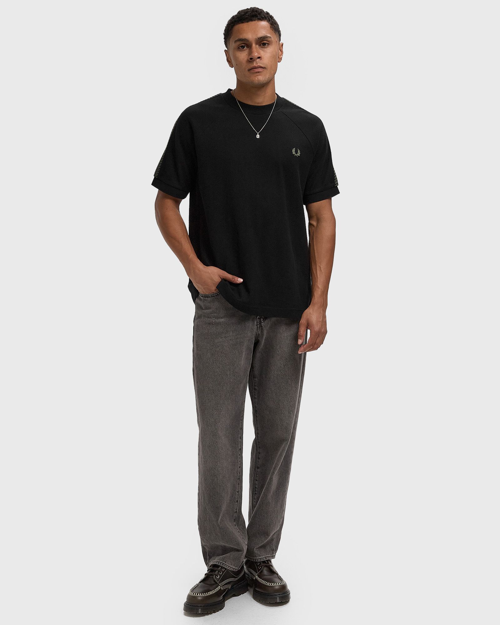 TENNIS GRIP TAPED T-SHIRT