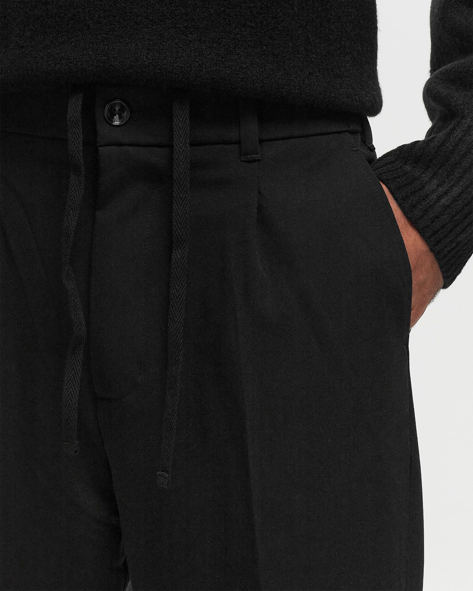 TAILORED PLEATED PANTS