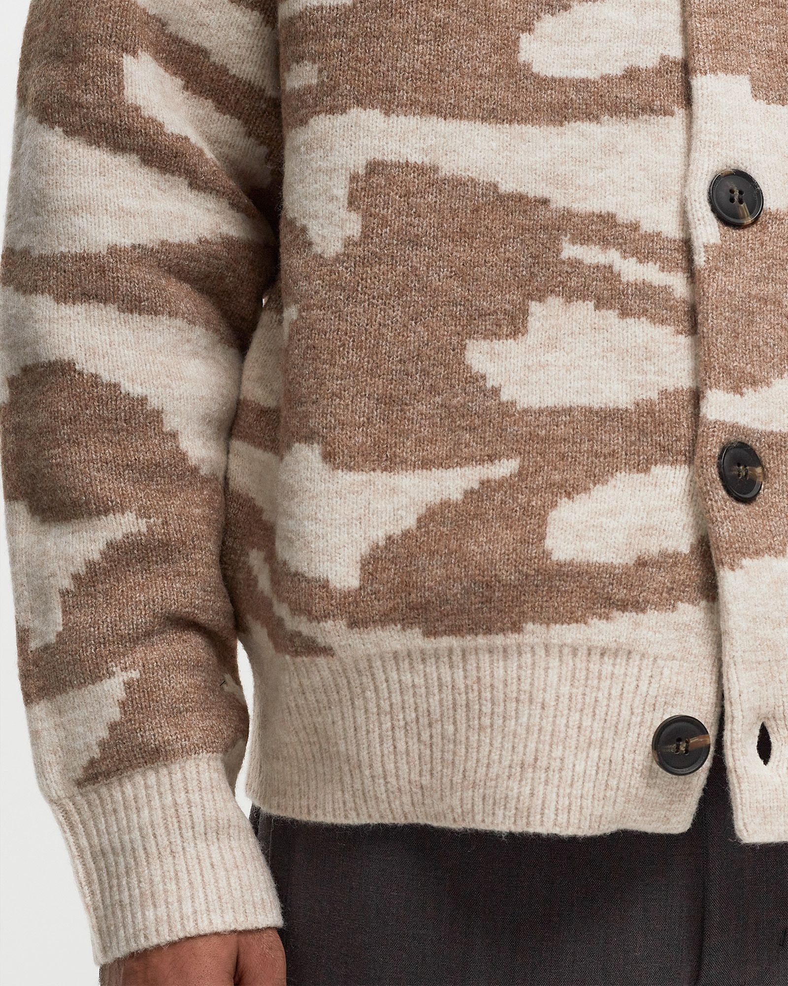 WAVY DRIFT KNITTED CARDIGAN