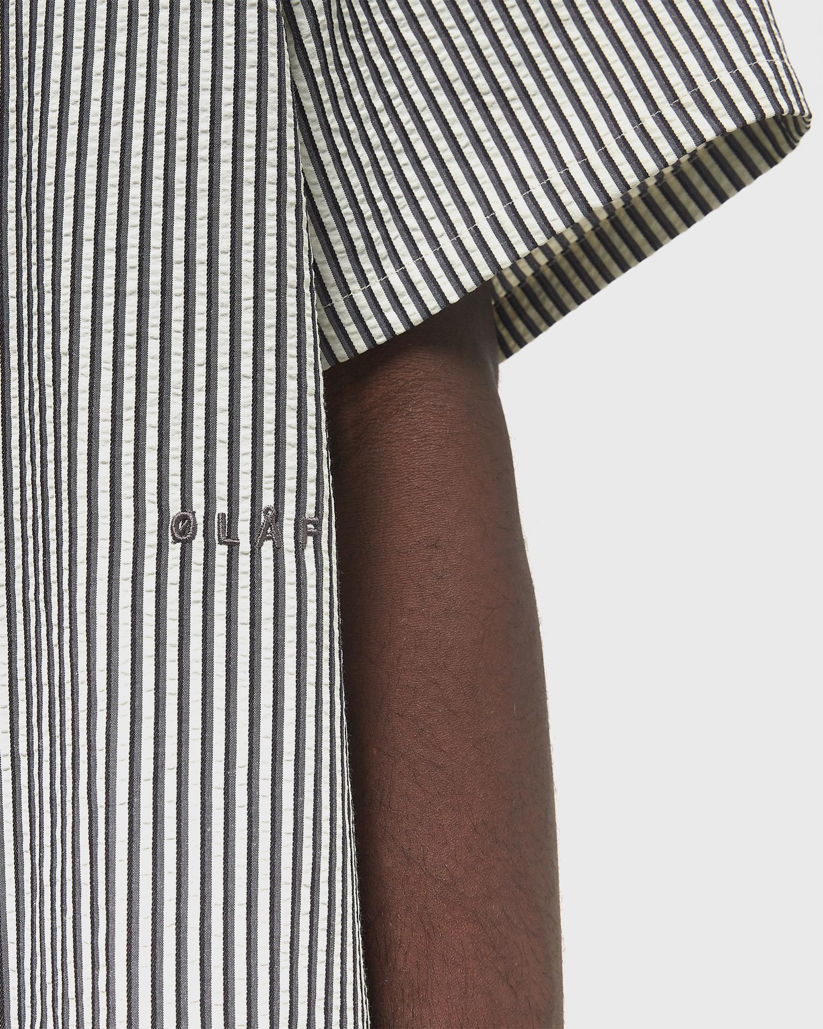 BOXY SEERSUCKER STRIPE SHIRT SS