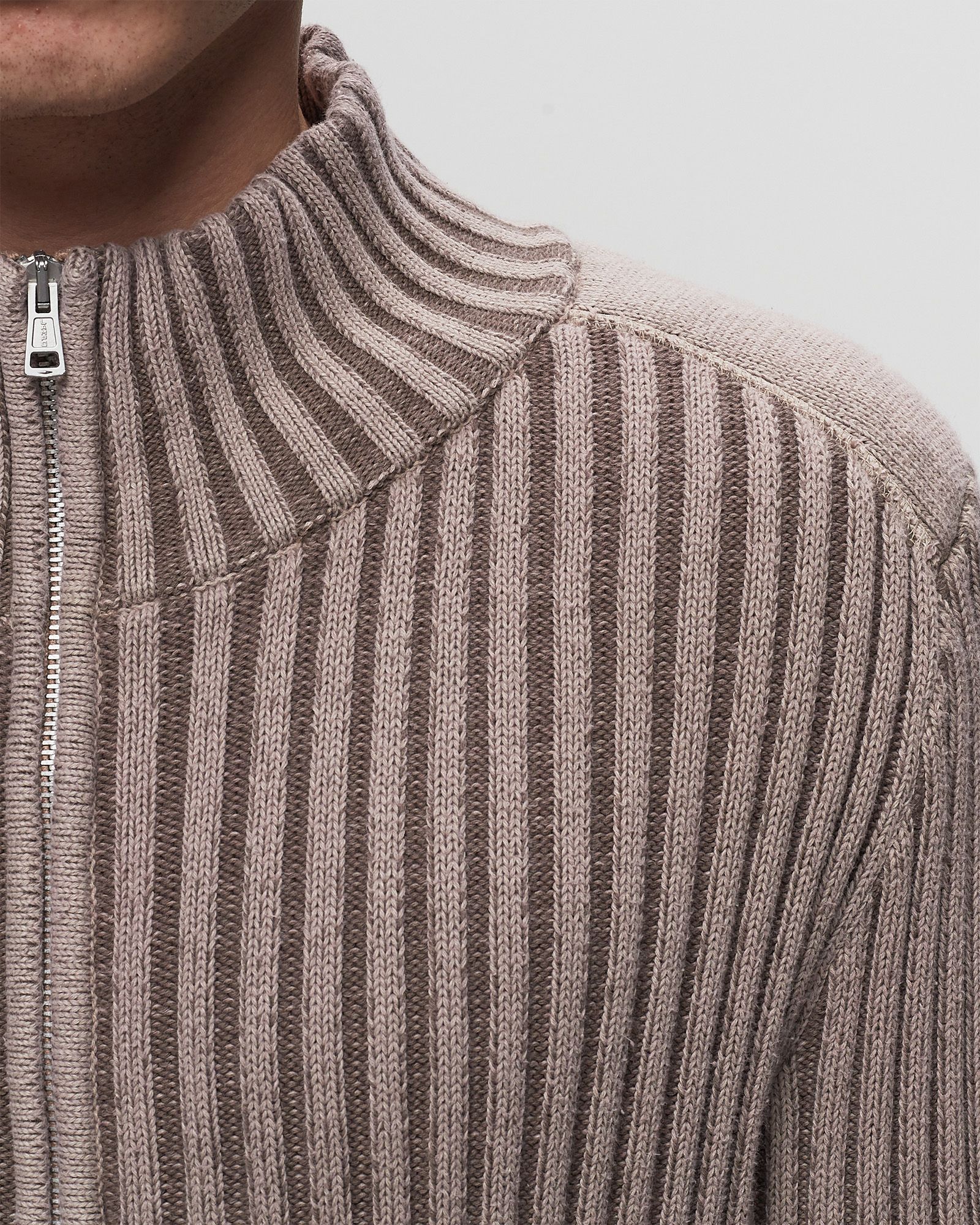 CLASSIC ZIP CARDIGAN