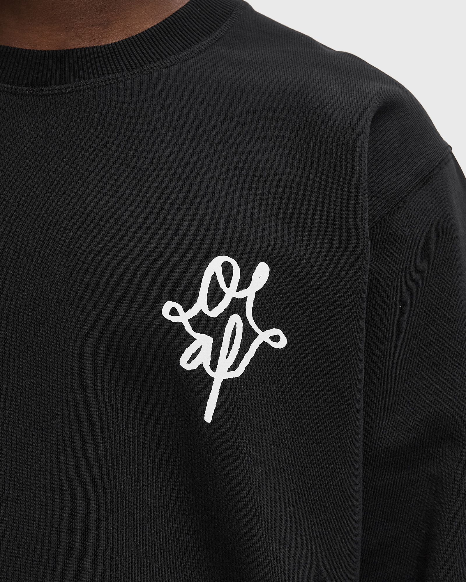 MONOGRAM GRAPHIC CREWNECK