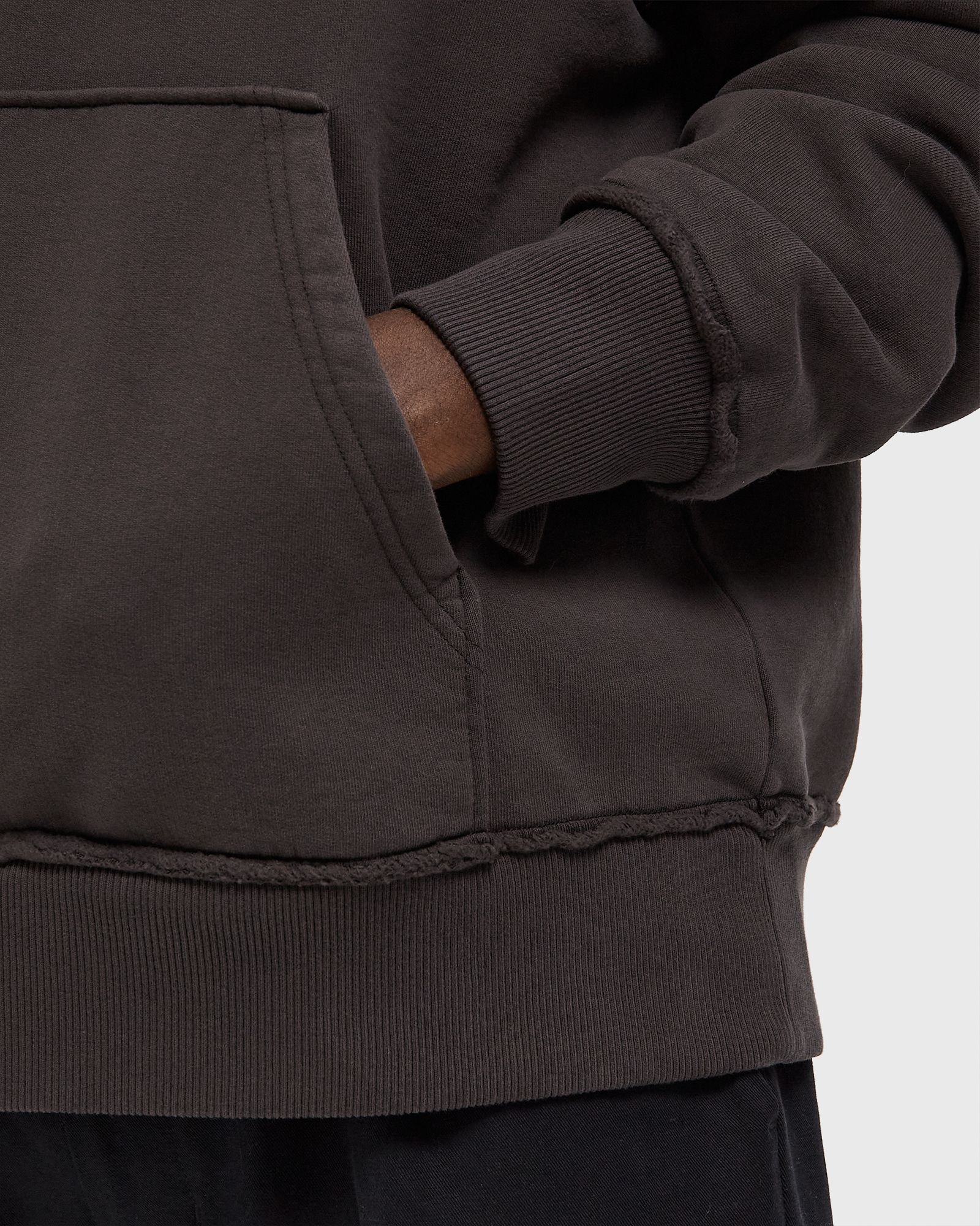 SIGNATURE BOXY HOODIE