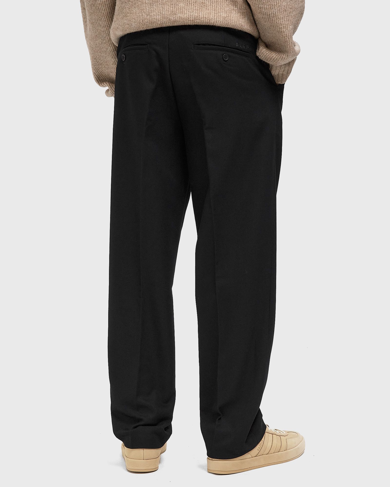 REGULAR TWILL PLEATED CHINO’S