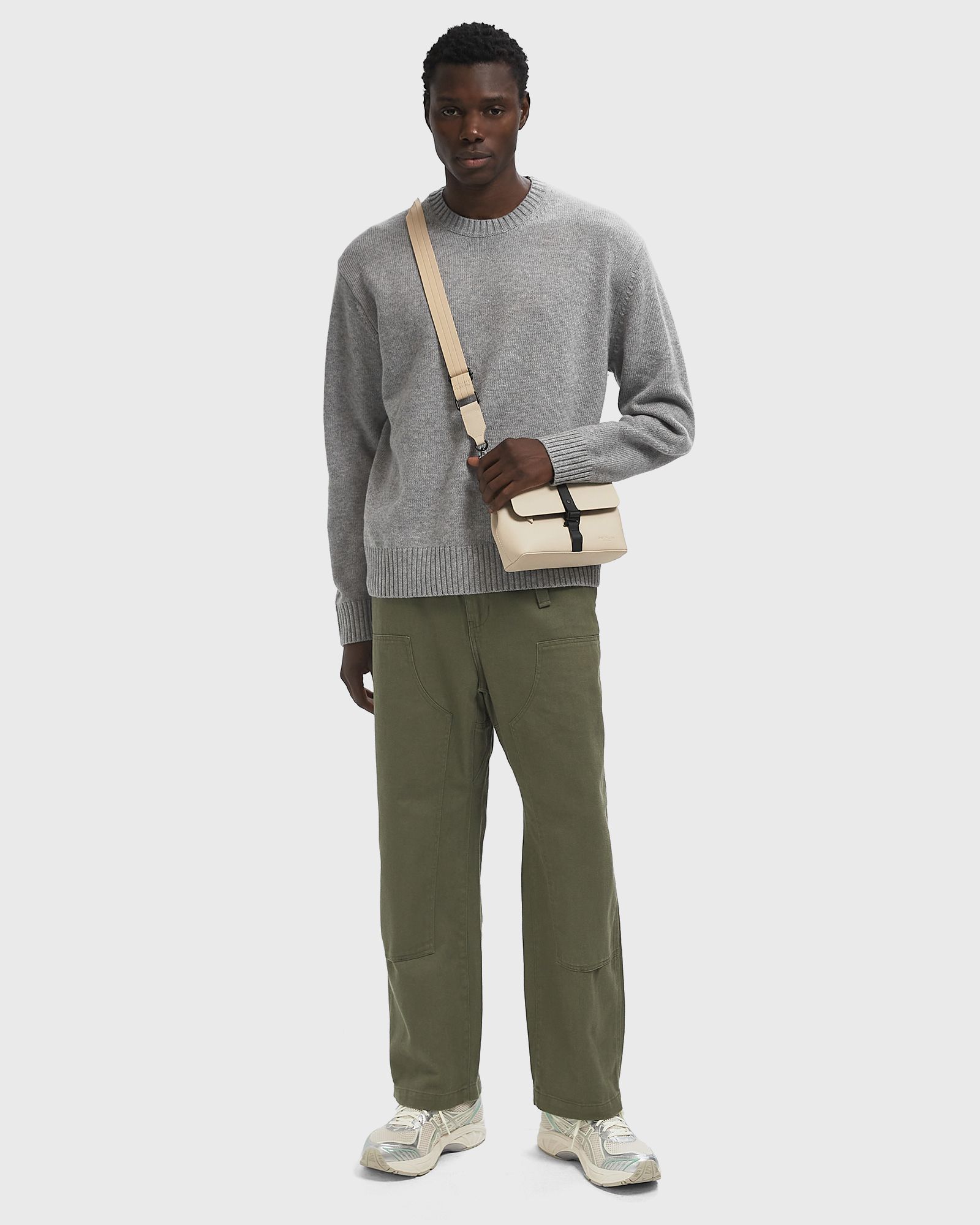 ESSENTIAL KNITTED CREWNECK