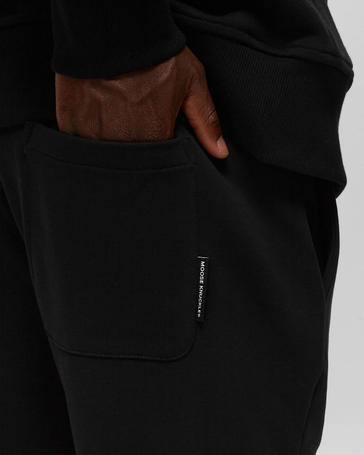 Moose Knuckles HARTSFIELD CARGO JOGGER Black | BSTN Store