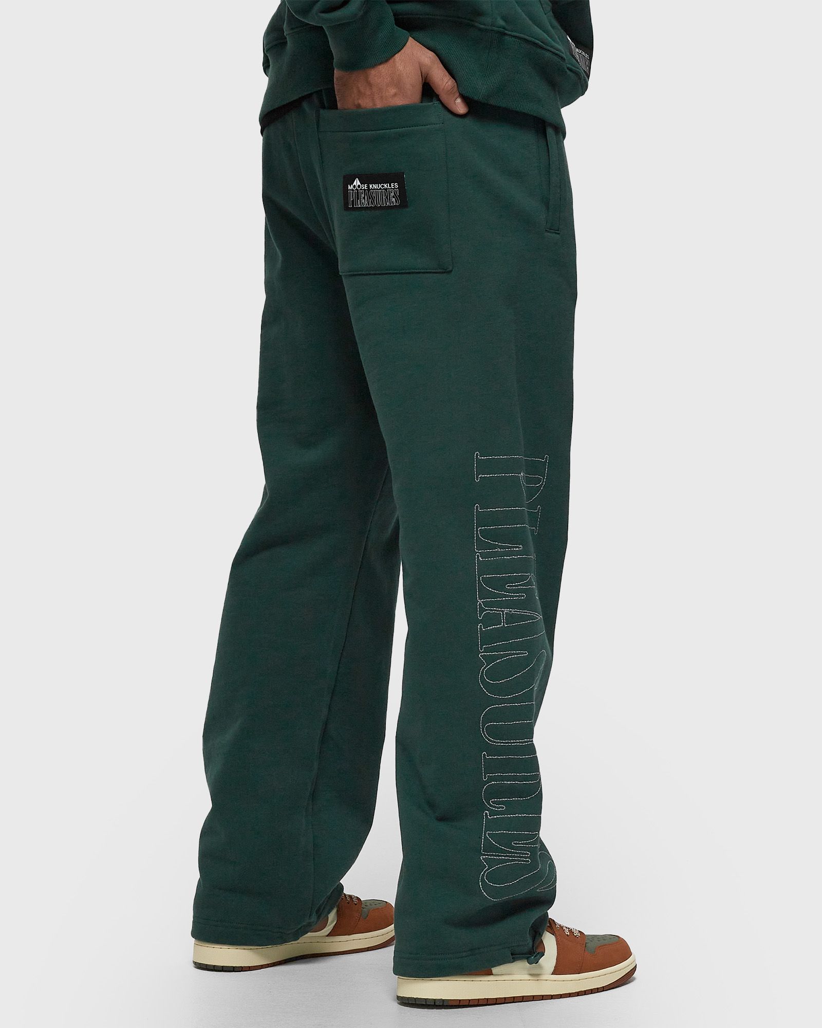 X PLEASURES LOGO SWEATPANTS