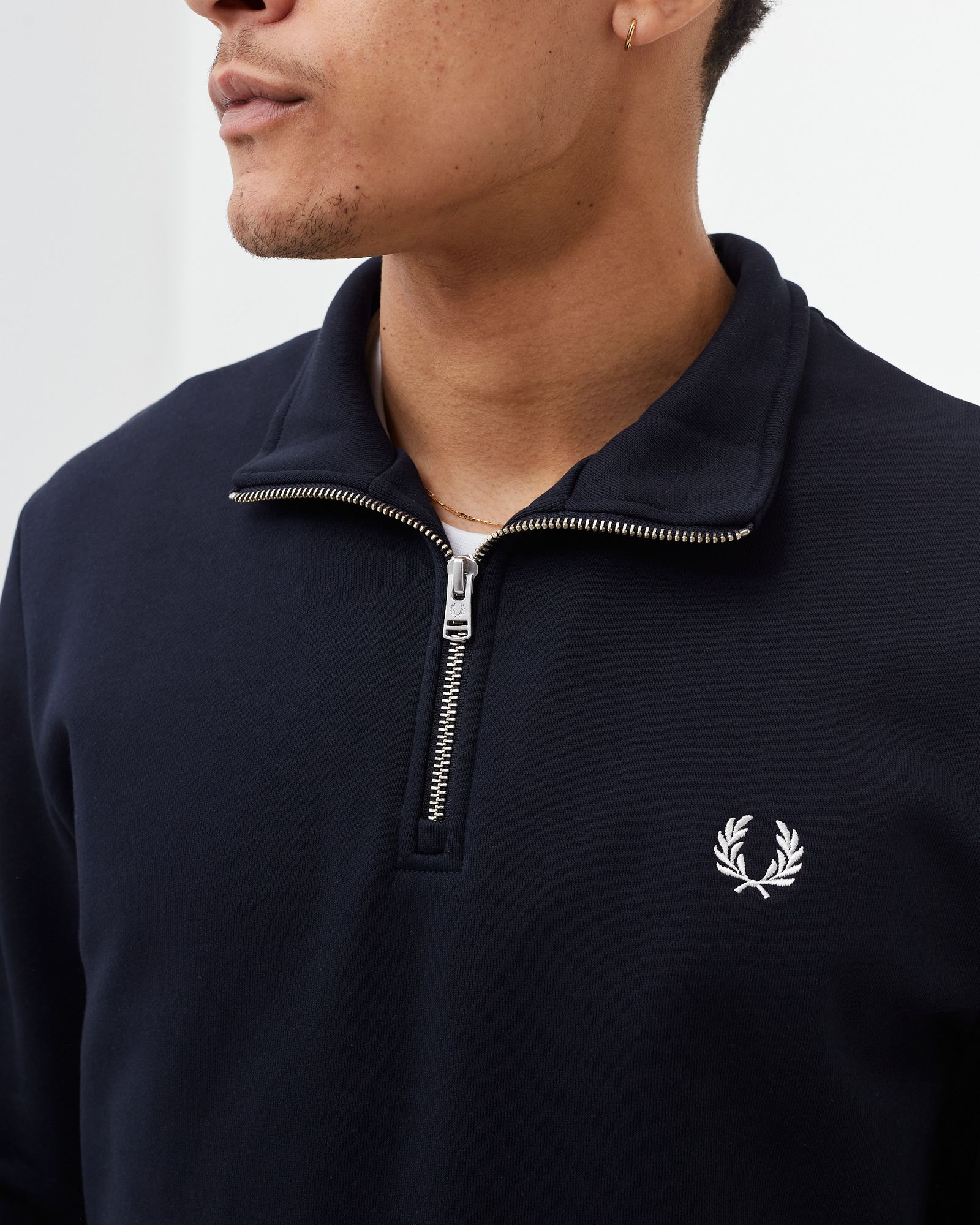HALF ZIP SWEATSHIRT