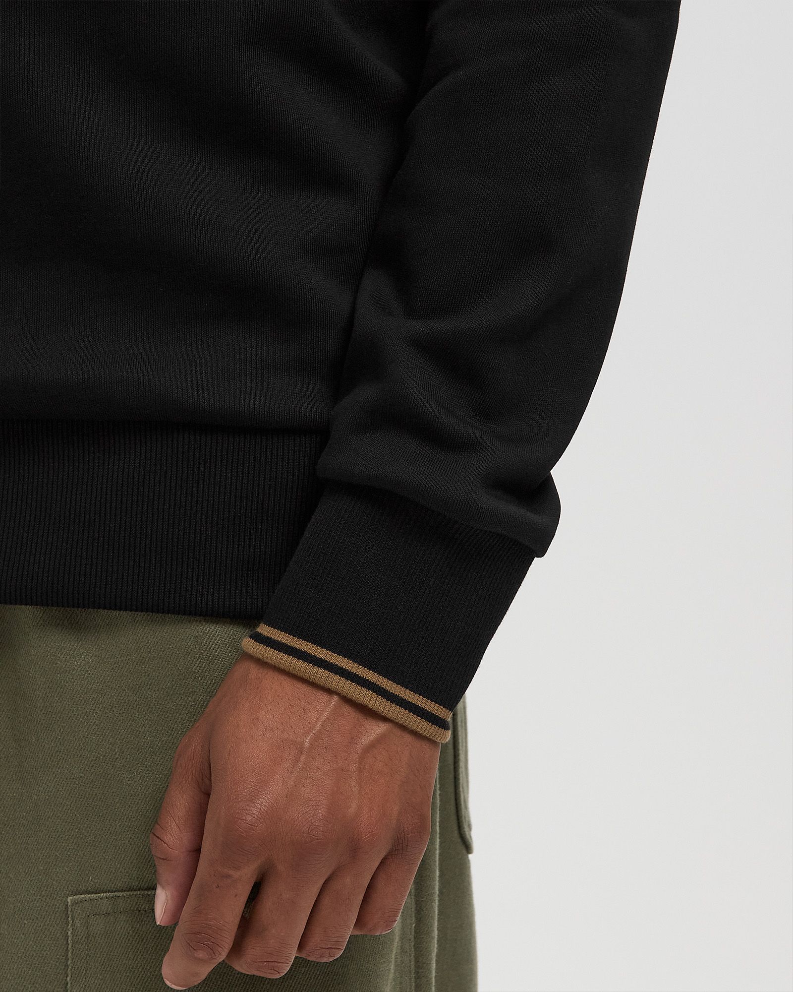 HALF ZIP SWEATSHIRT