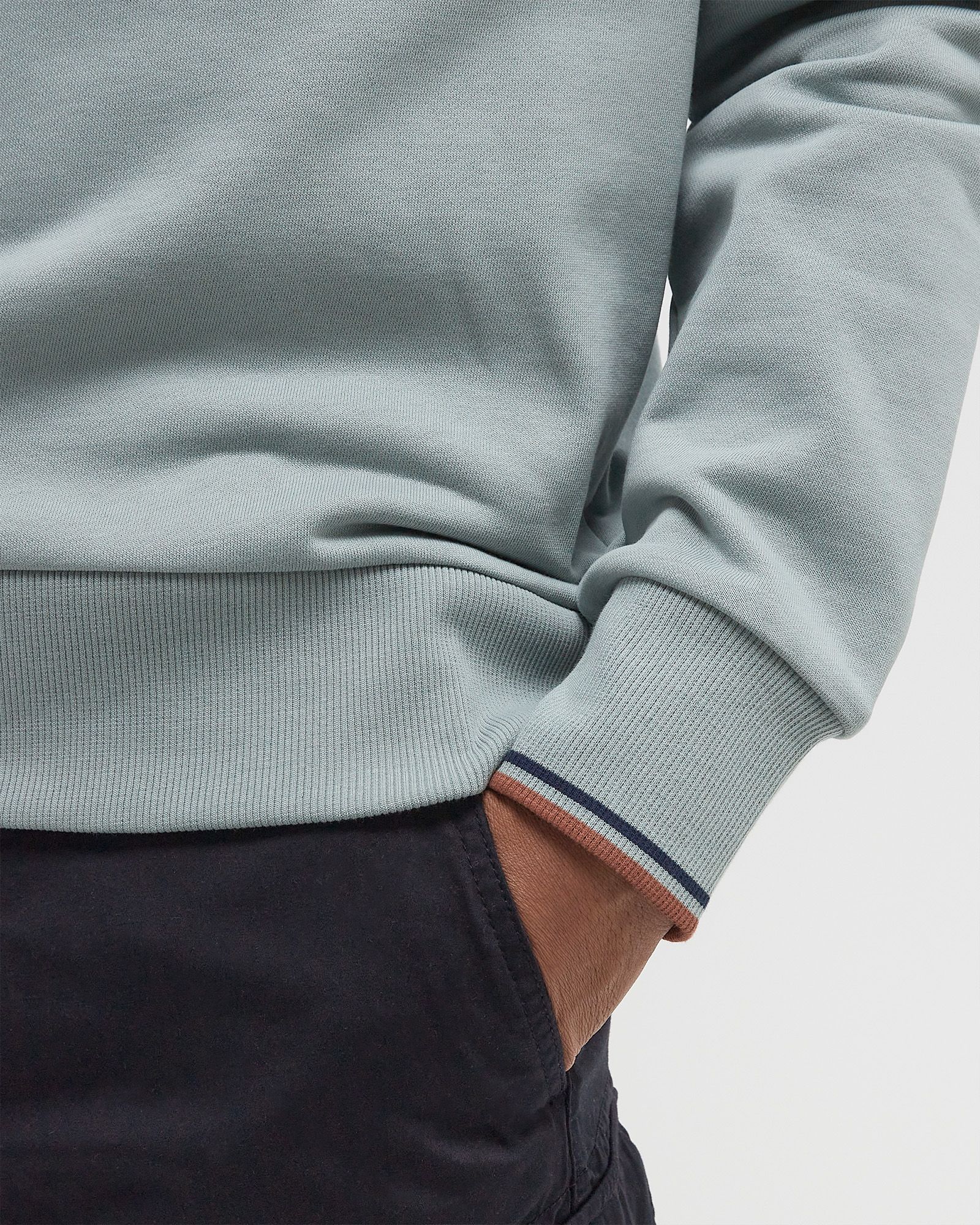 HALF ZIP SWEATSHIRT