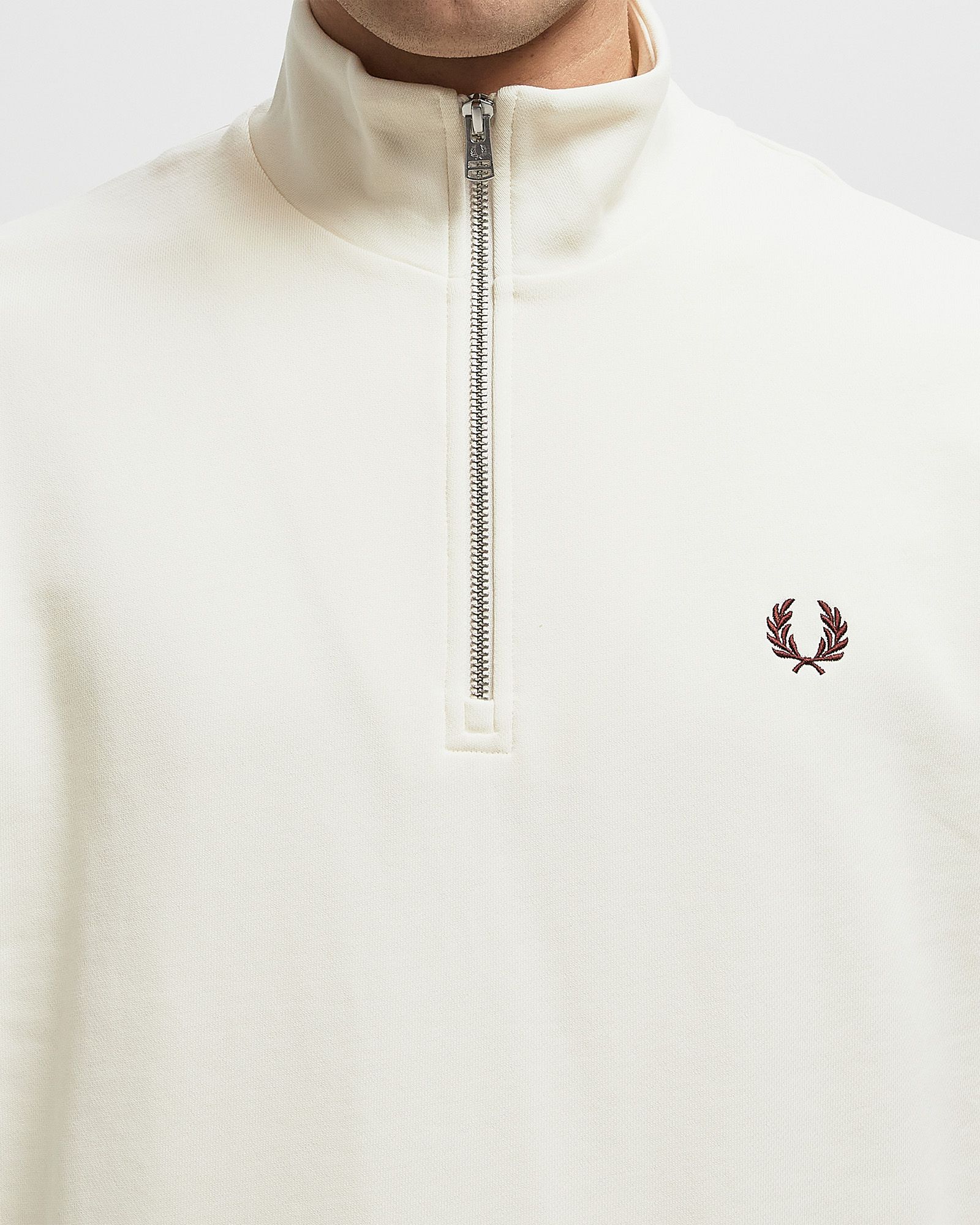HALF ZIP SWEATSHIRT