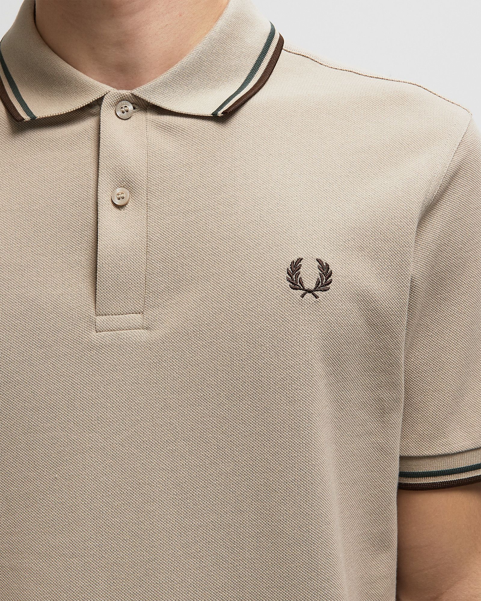TWIN TIPPED FRED PERRY SHIRT
