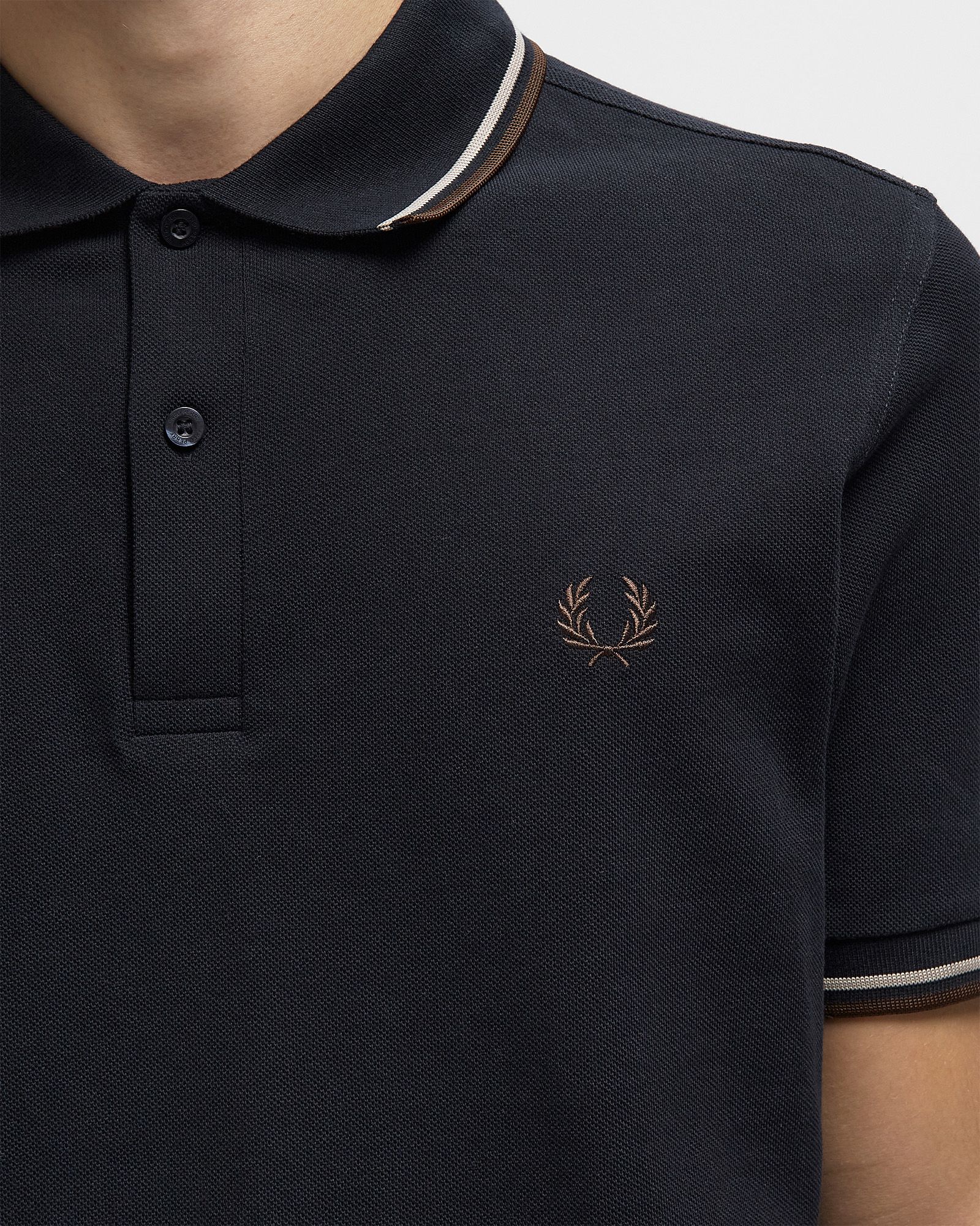 TWIN TIPPED FRED PERRY SHIRT