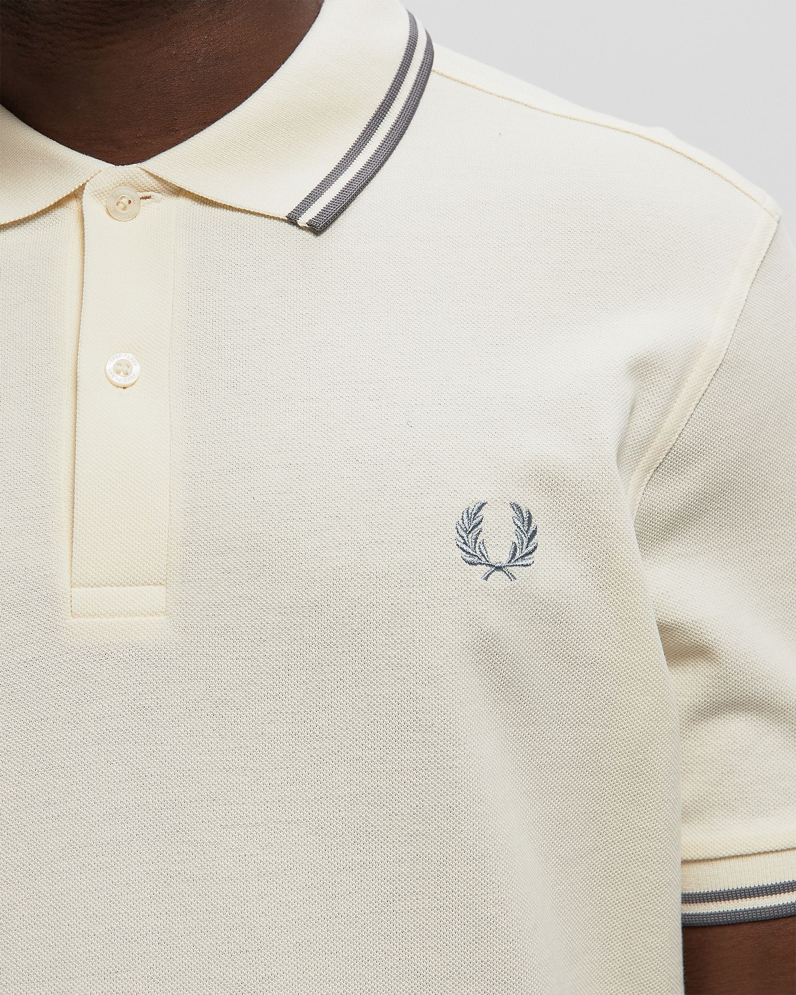 TWIN TIPPED FRED PERRY SHIRT