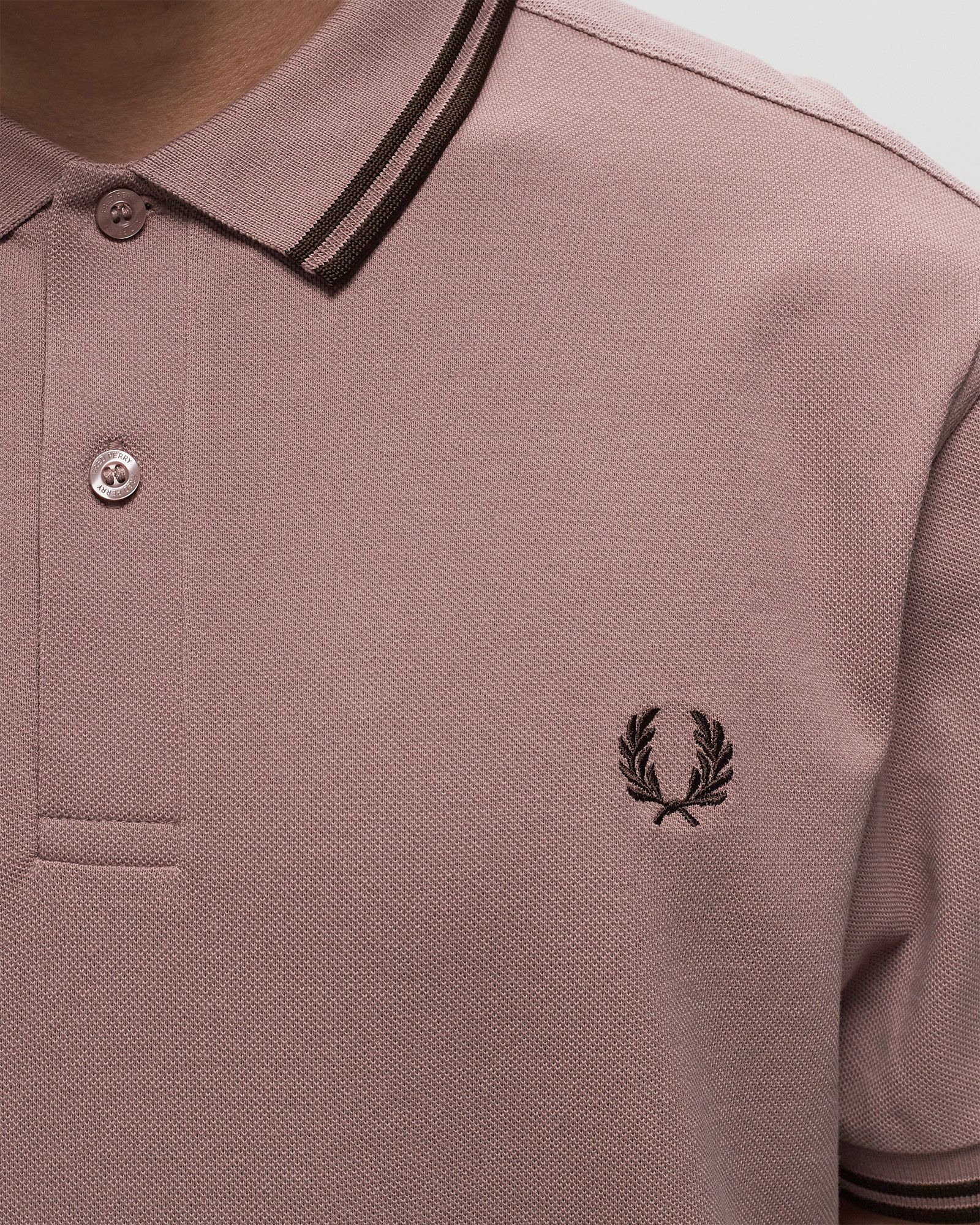 TWIN TIPPED FRED PERRY SHIRT