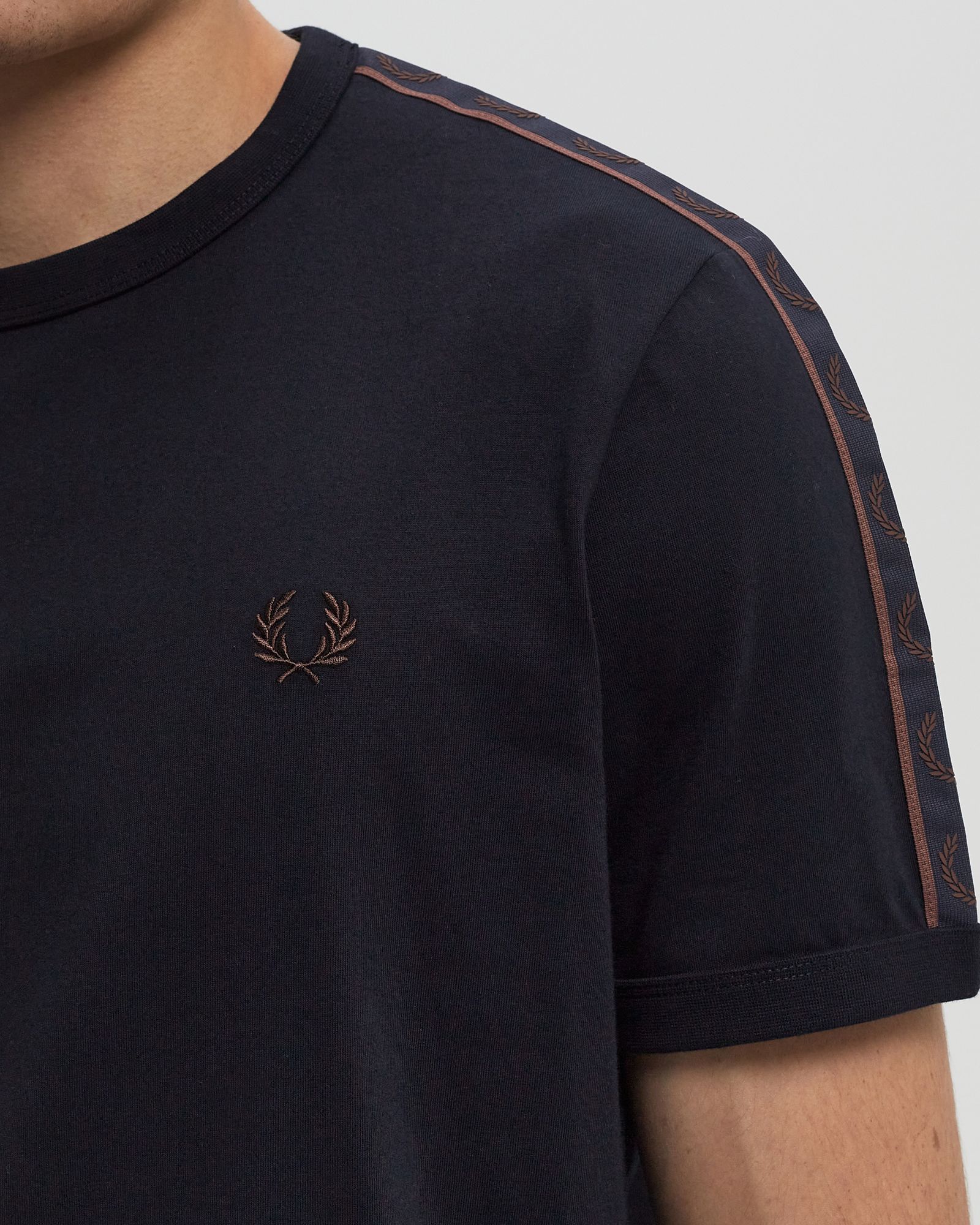 CONTRAST TAPE RINGER T-SHIRT