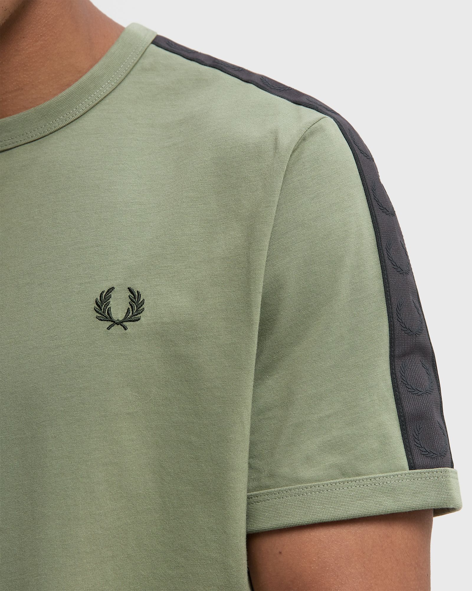 CONTRAST TAPE RINGER T-SHIRT