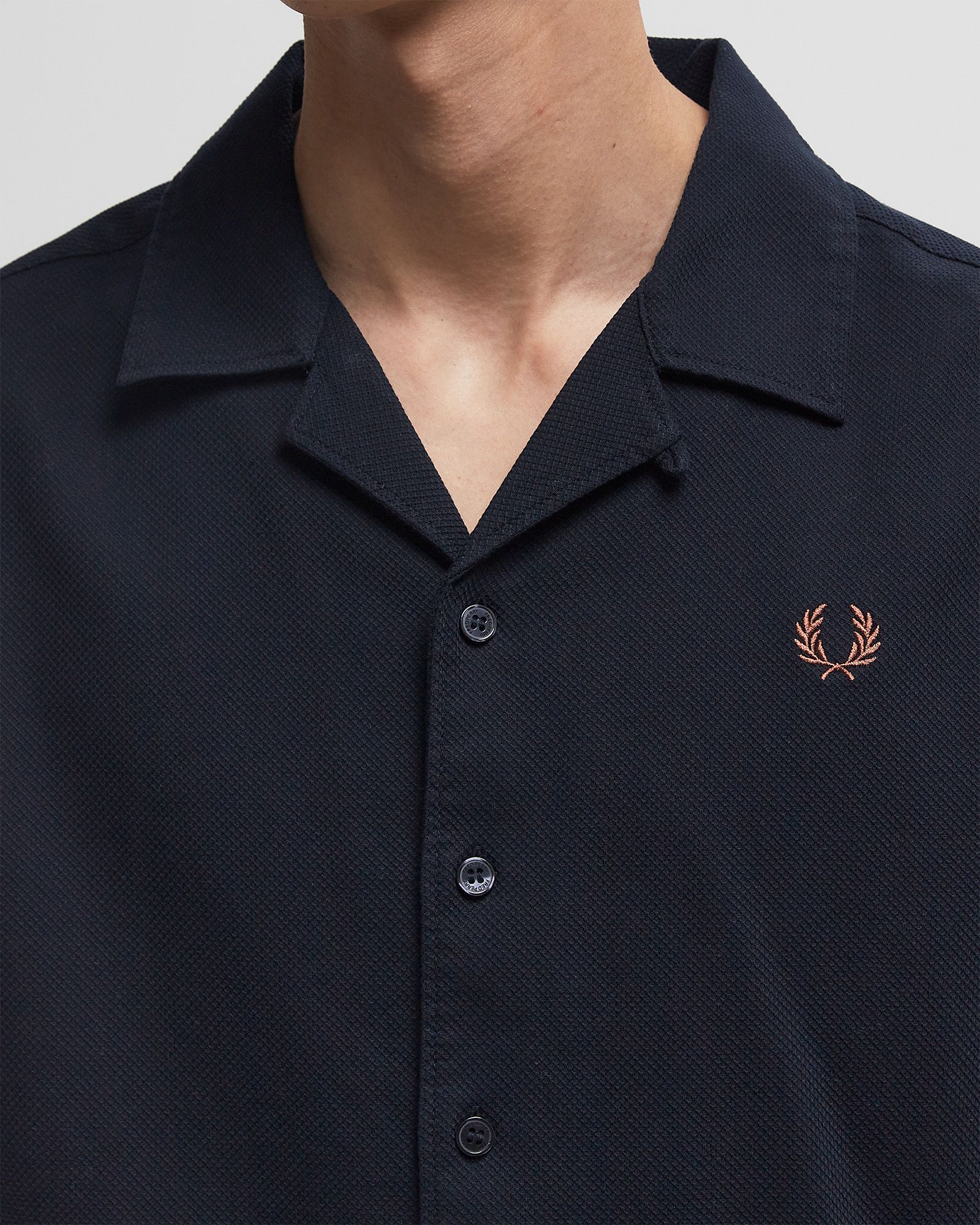 PIQUE TEXTURE REVERE COLLAR SH