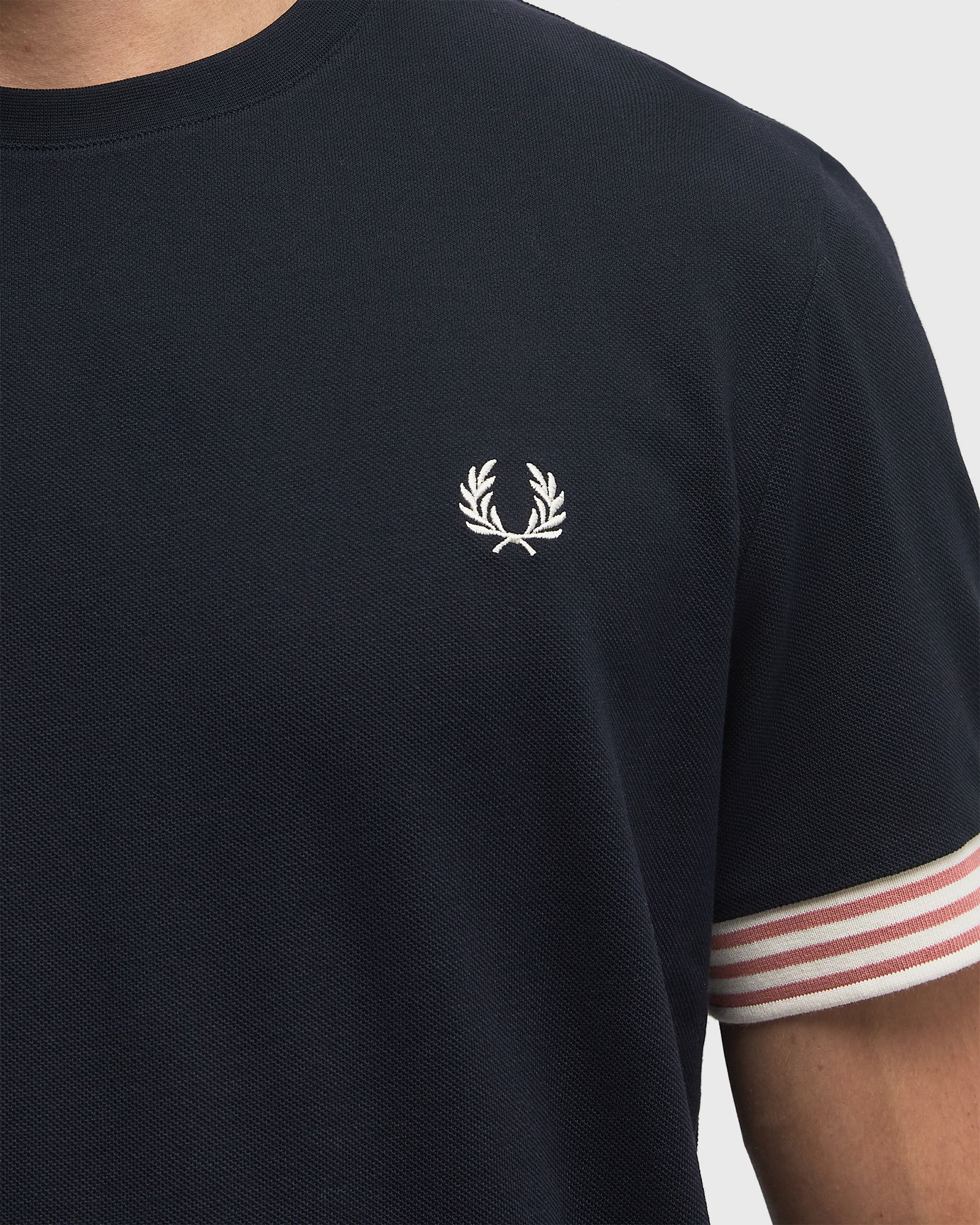 STRIPED CUFF T-SHIRT