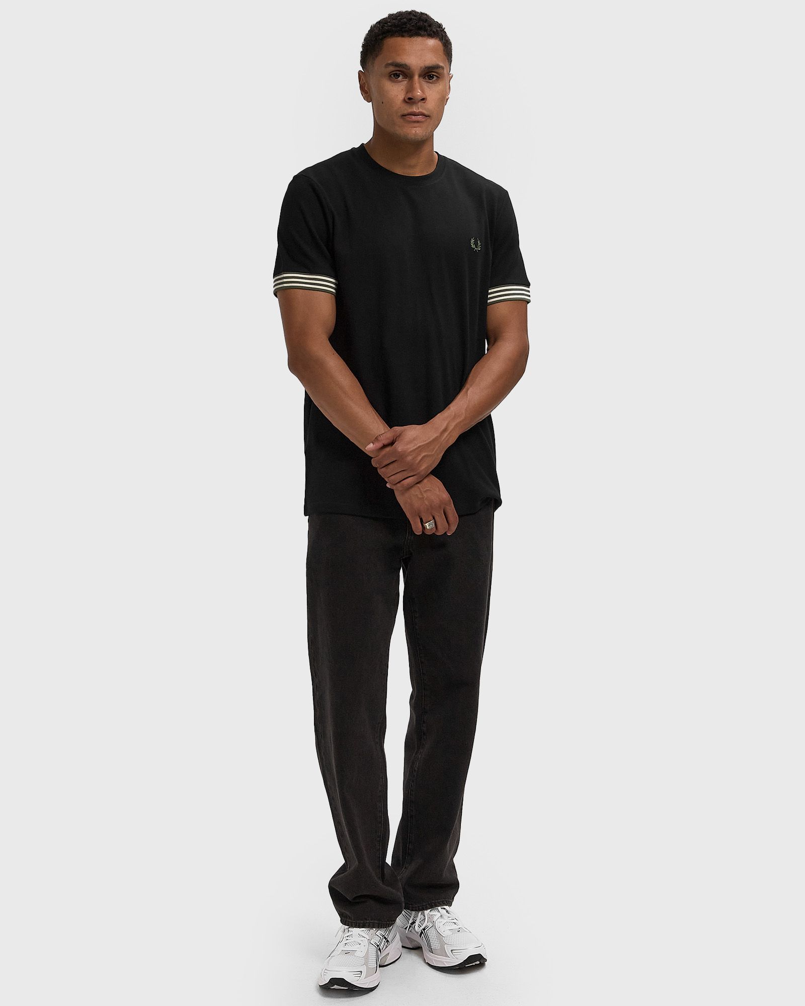 STRIPED CUFF T-SHIRT