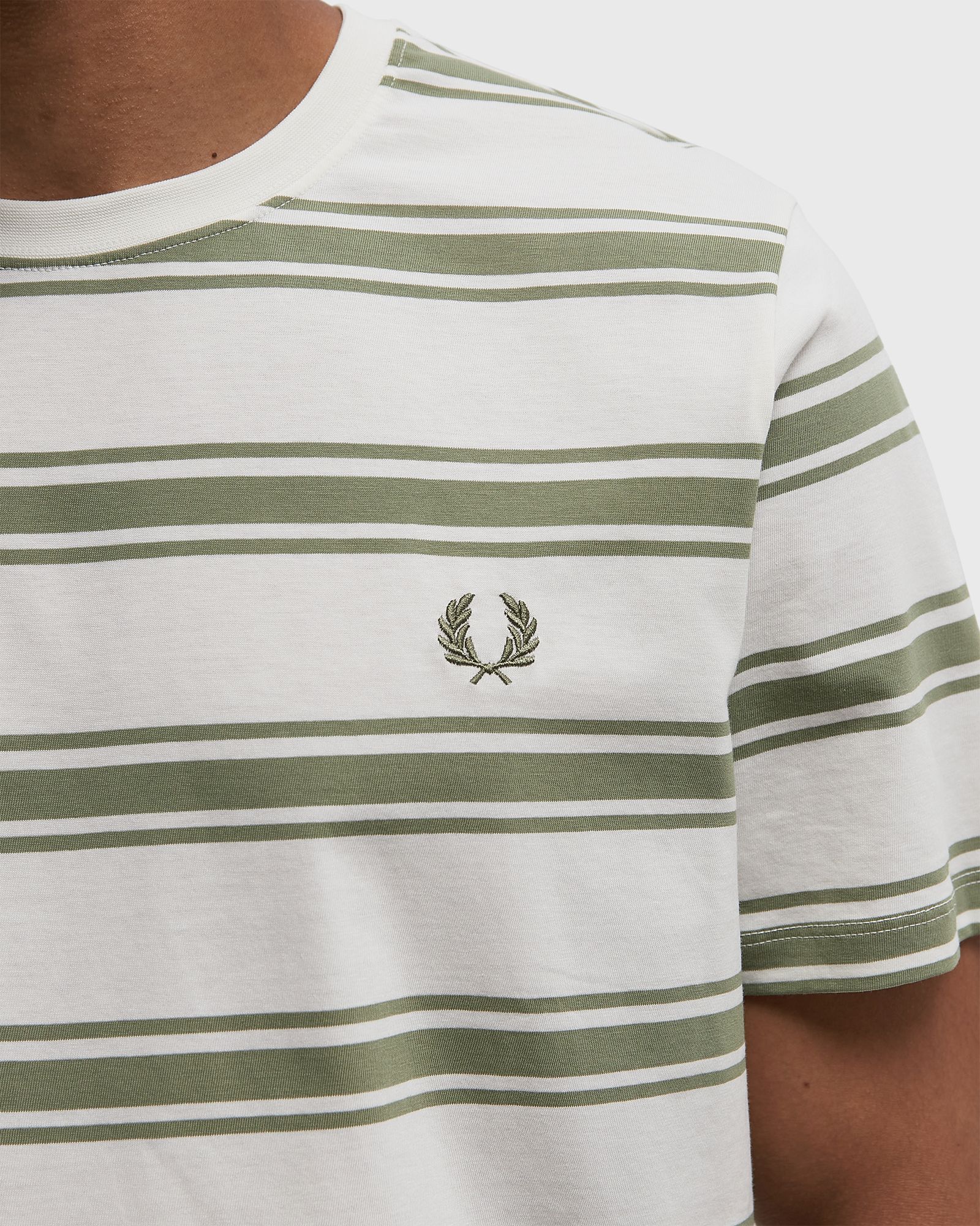 FINE STRIPE T-SHIRT