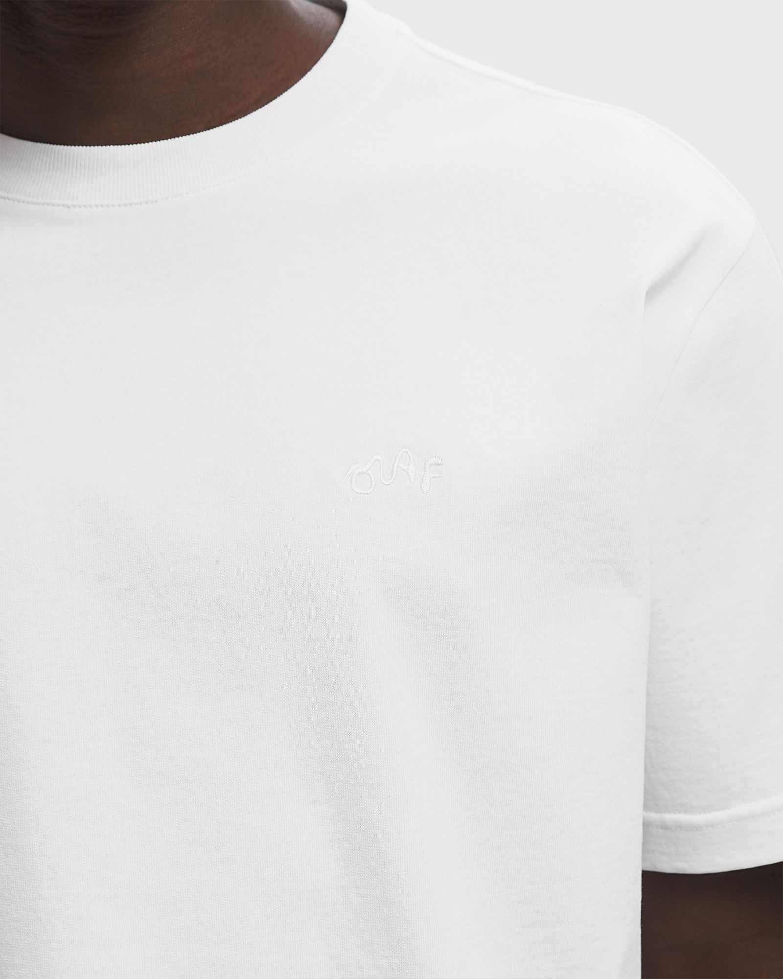 SIGNATURE TEE