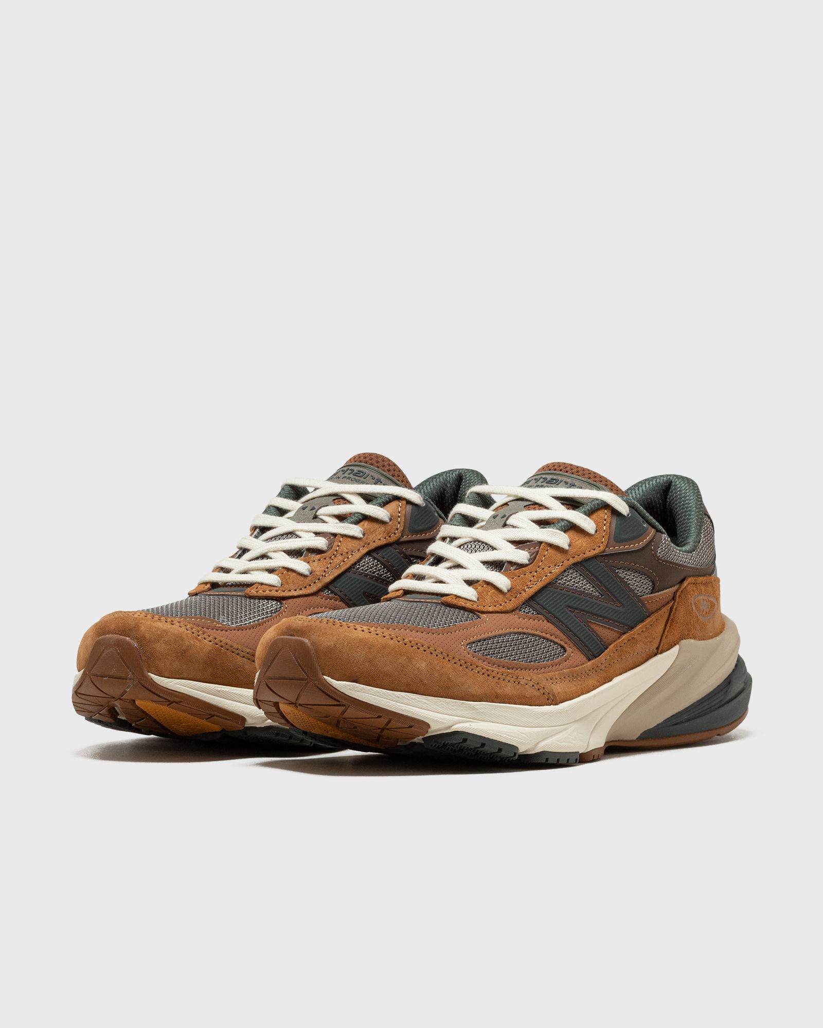 New Balance x Carhartt 990V6