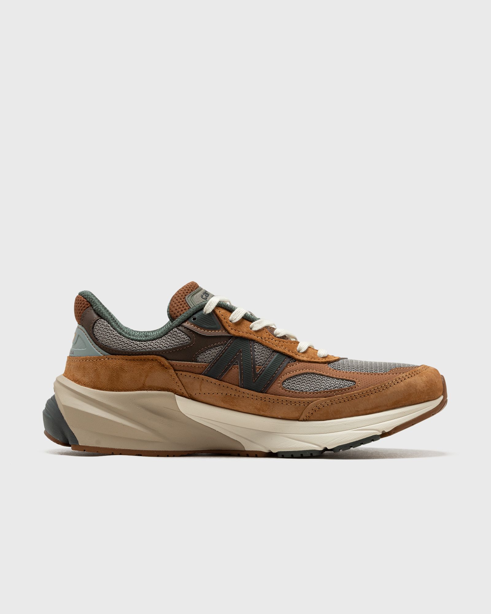New Balance x Carhartt 990V6