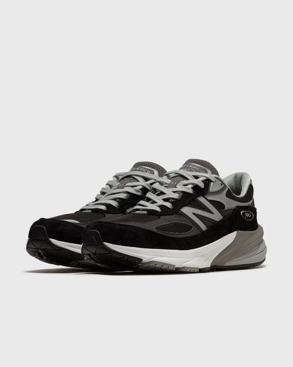 990