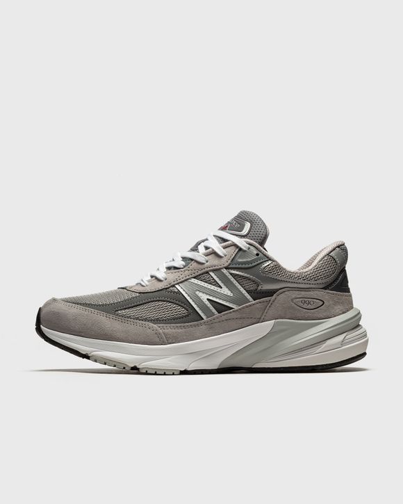 990