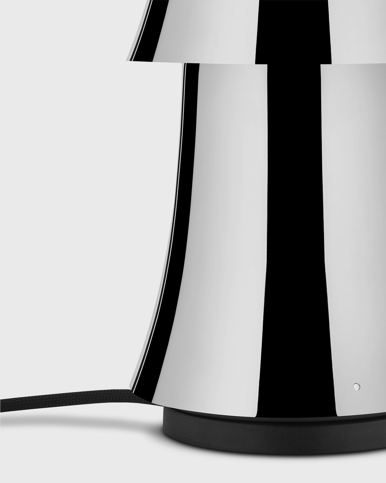 HALESIA TABLE LAMP - USB-C PLUG