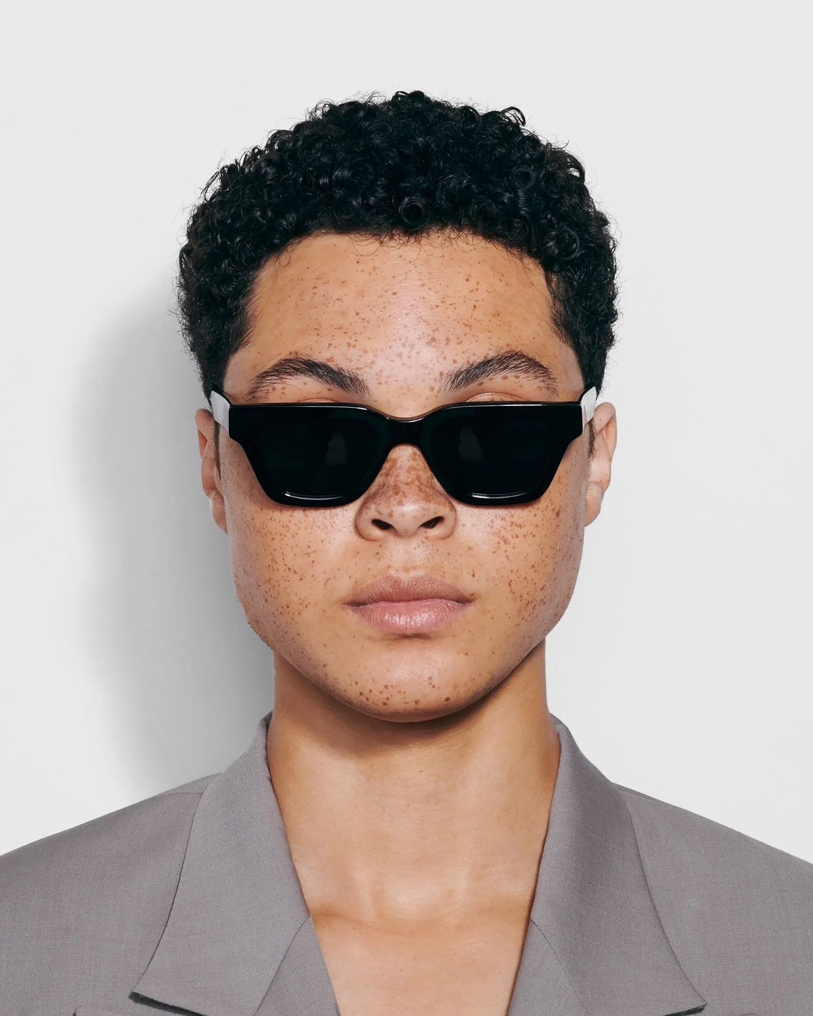 MANTA BLACK SUNGLASSES